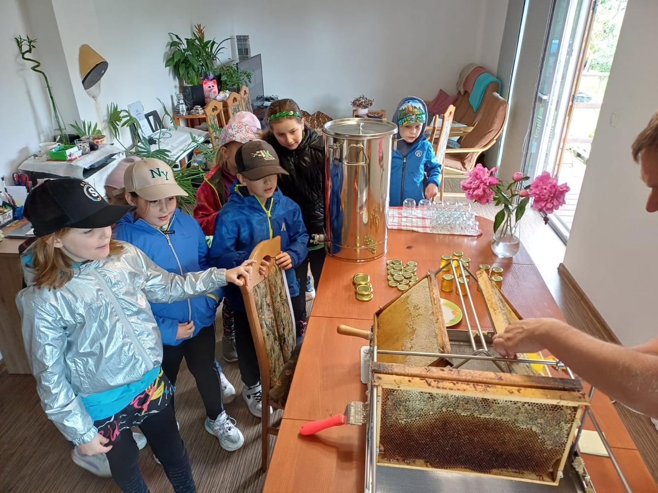 Tematická dílna "Včelařství" v 1. a 2. třídě - 28