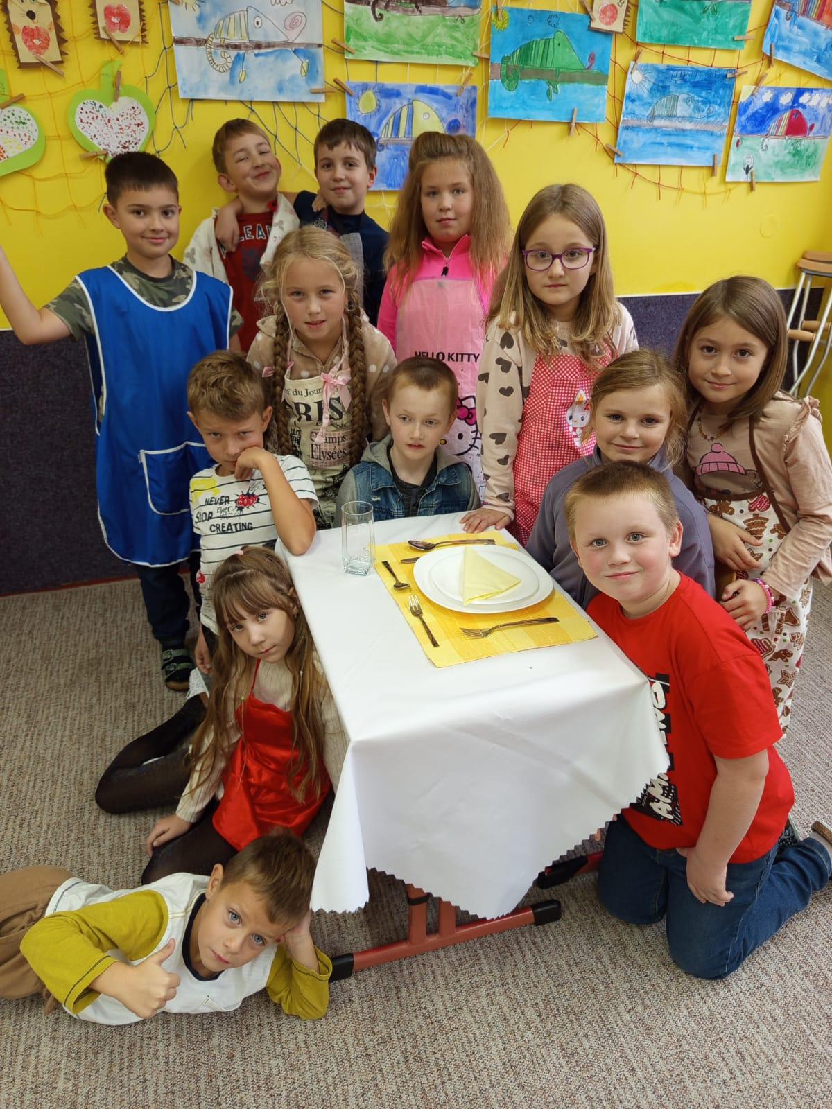 Druháčci v nové školní kuchyňce - 25