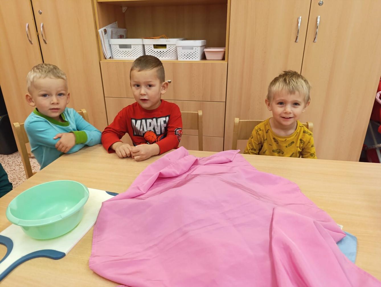 BROUČCI - VŮNĚ JABLÍČKA - 2