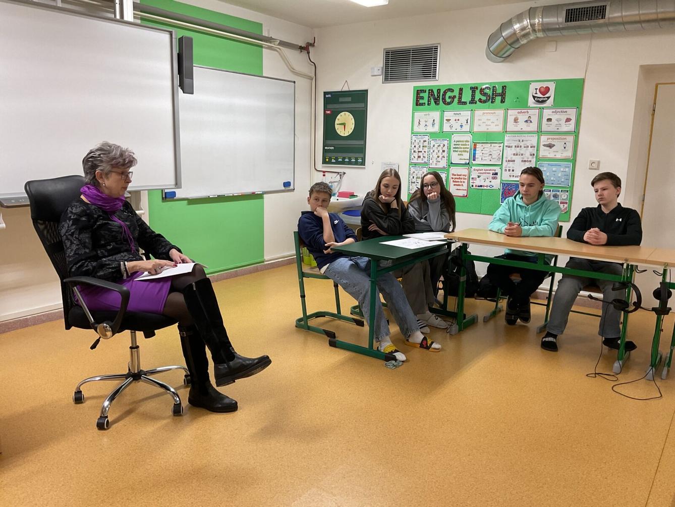 Setkání členů Žákovského parlamentu s paní ředitelkou - 2