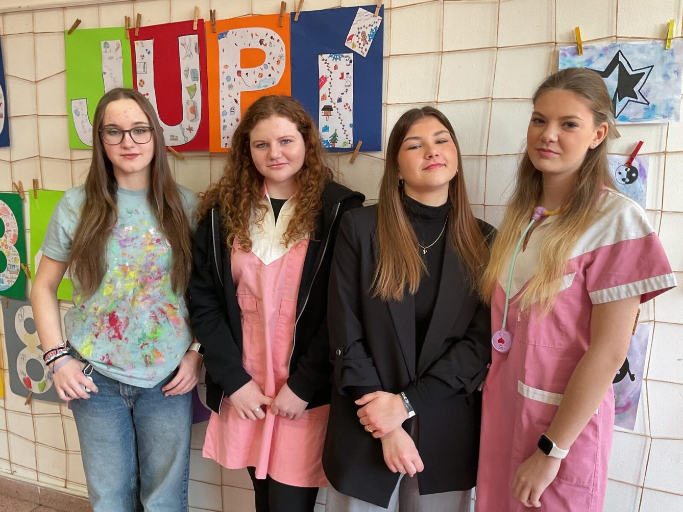 Deváťáci si pro vysvědčení došli ve stylu budoucí profese - 4