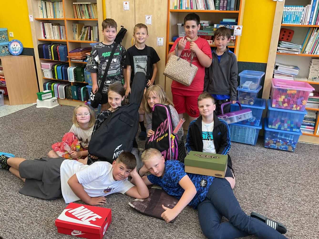 DEN BEZ AKTOVEK - 11