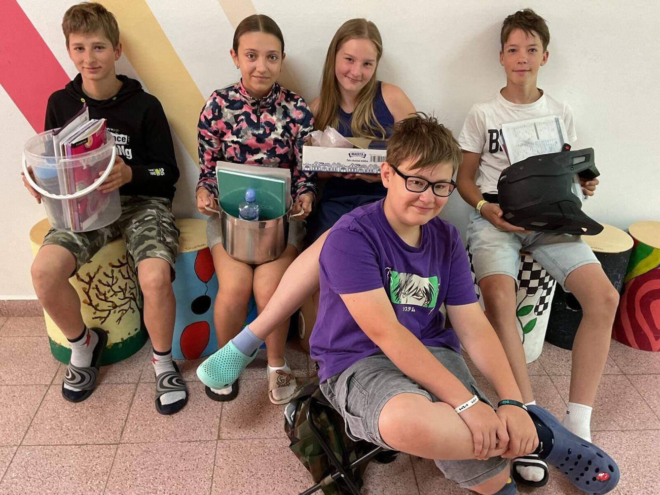 DEN BEZ AKTOVEK - 19