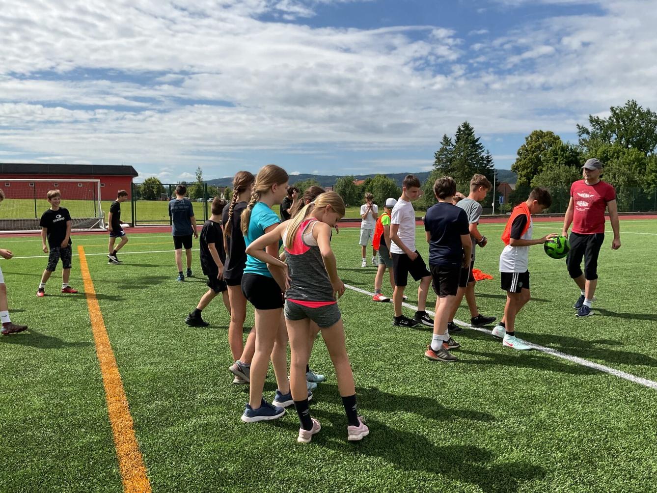 DEN ŽÁKOVSKÉ RADY - 18