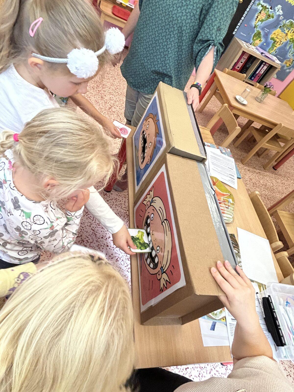 PROGRAM S KNIHOVNICEMI Z ČESKÉ TŘEBOVÉ - VELKÉ ČIŠTĚNÍ ZUBŮ V ZOO - 31