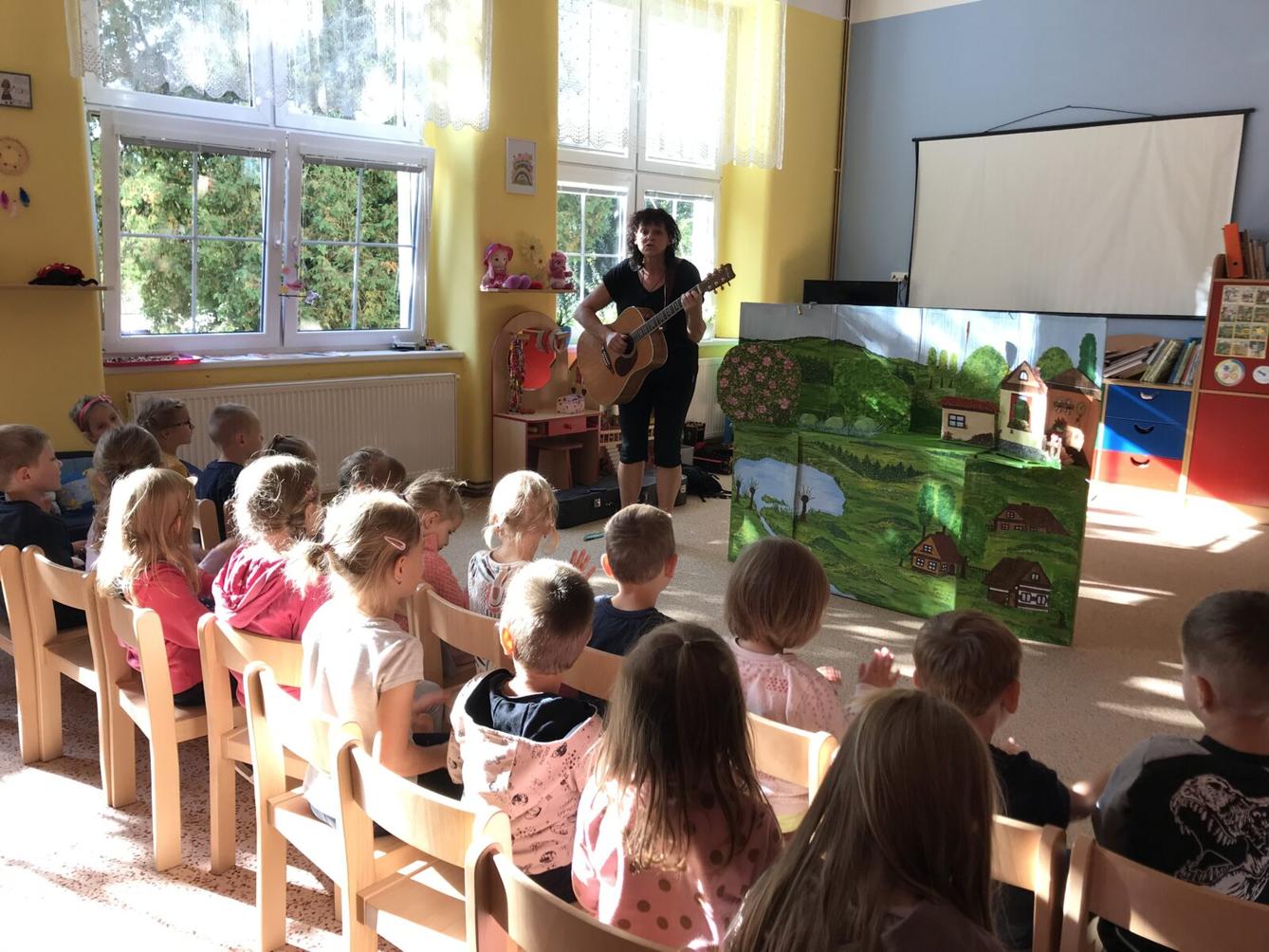 DIVADÉLKO U DVOU SLUNCÍ: ,,O NANYNCE" - 2