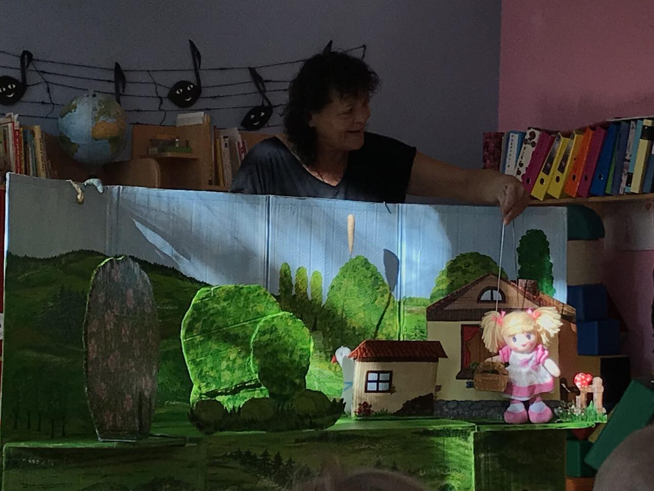 DIVADÉLKO U DVOU SLUNCÍ: ,,O NANYNCE" - 4