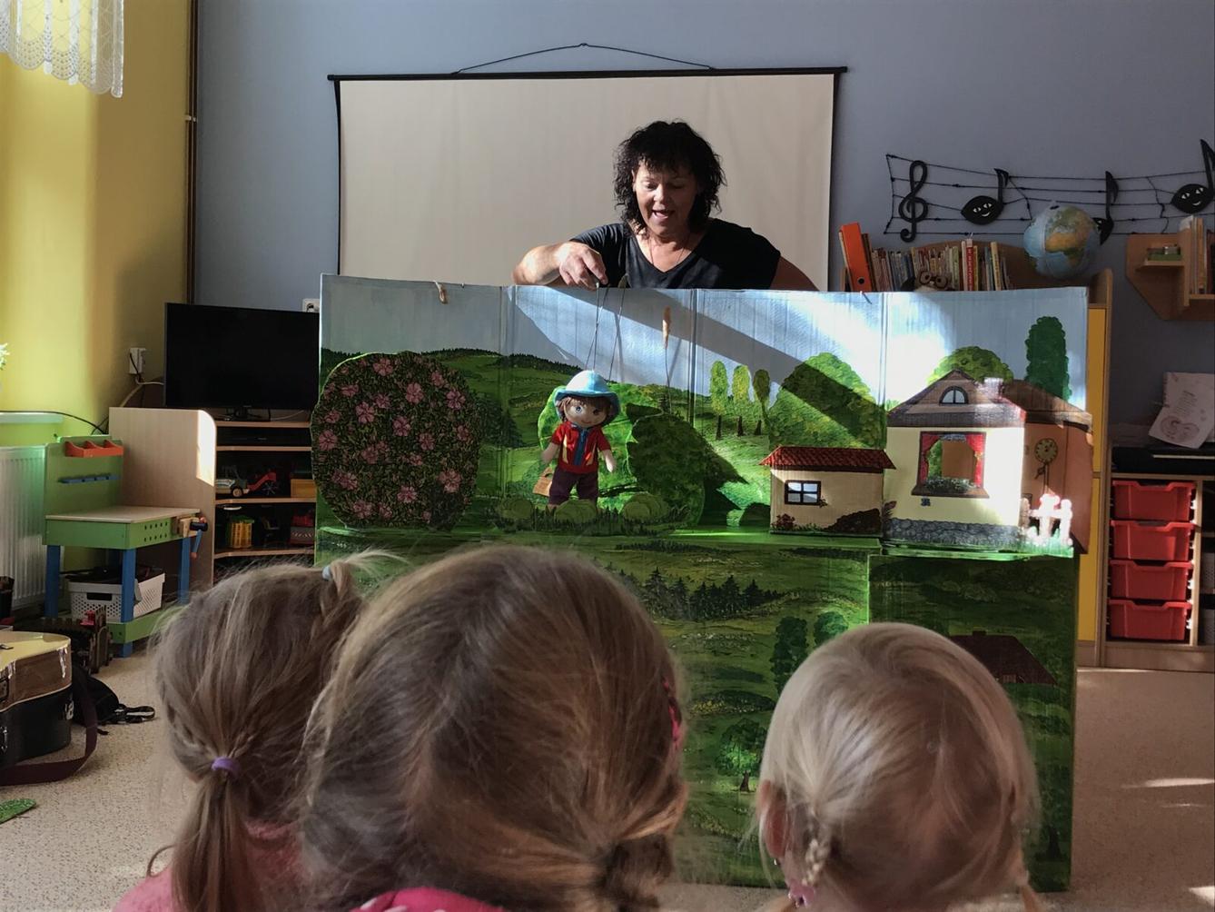 DIVADÉLKO U DVOU SLUNCÍ: ,,O NANYNCE" - 6