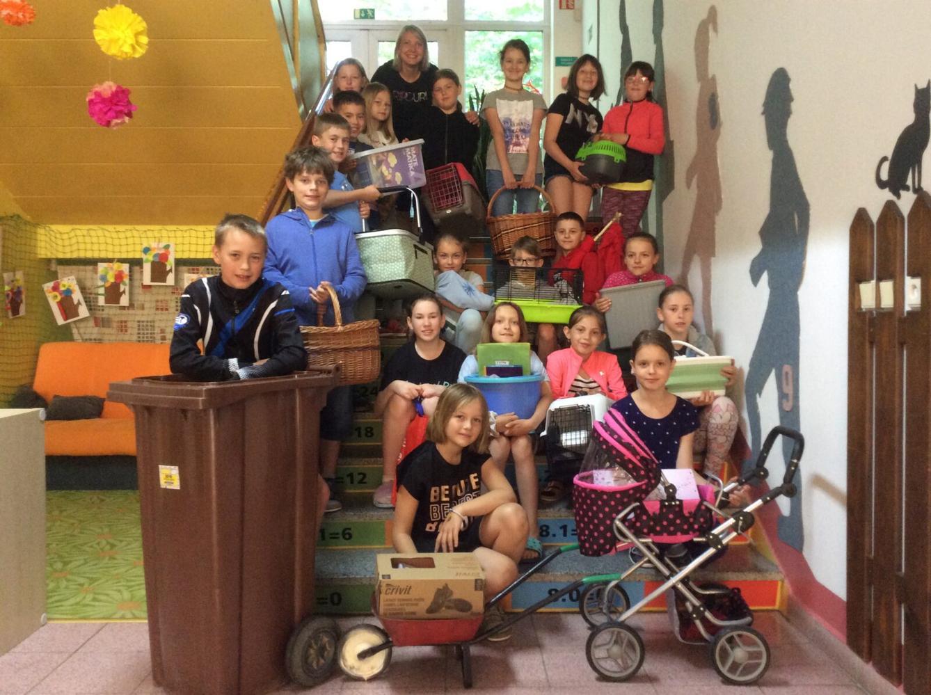 Den bez aktovek! - 1