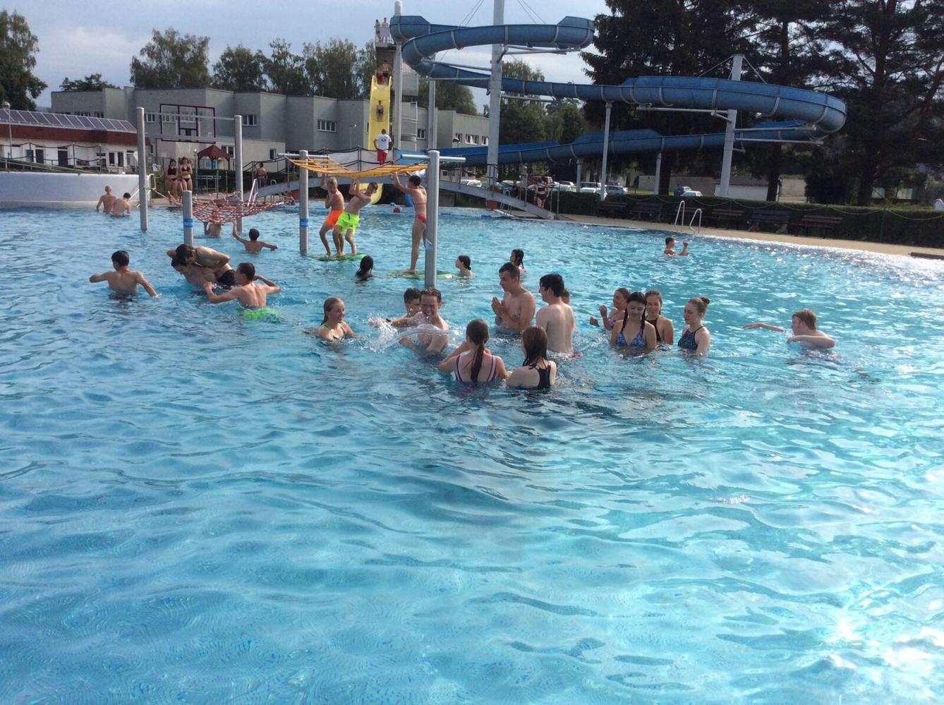 Závěr školního roku v aquaparku - 12