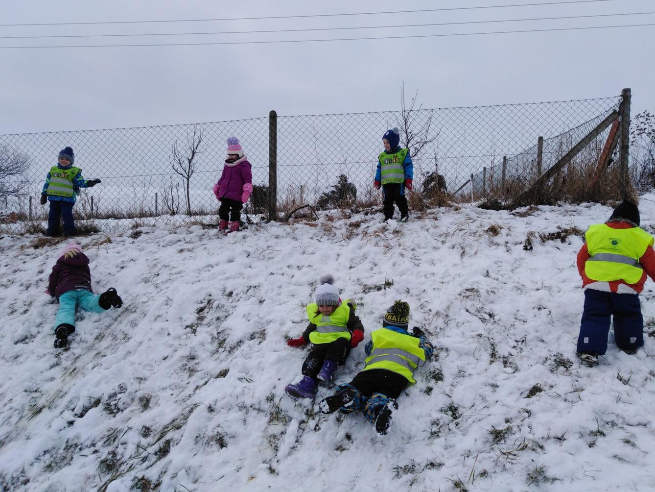 Broučci: konečně sníh!!!:-) - 8