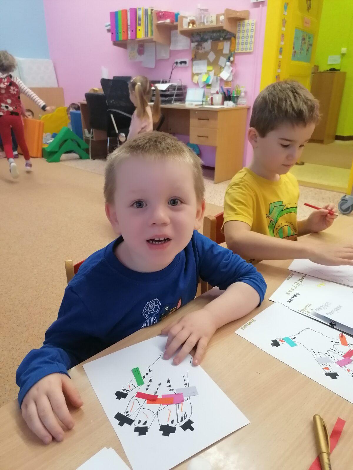 Tvořeníčko, tvoření: "Sněkulák", rodinka sněhuláků :-) - 30