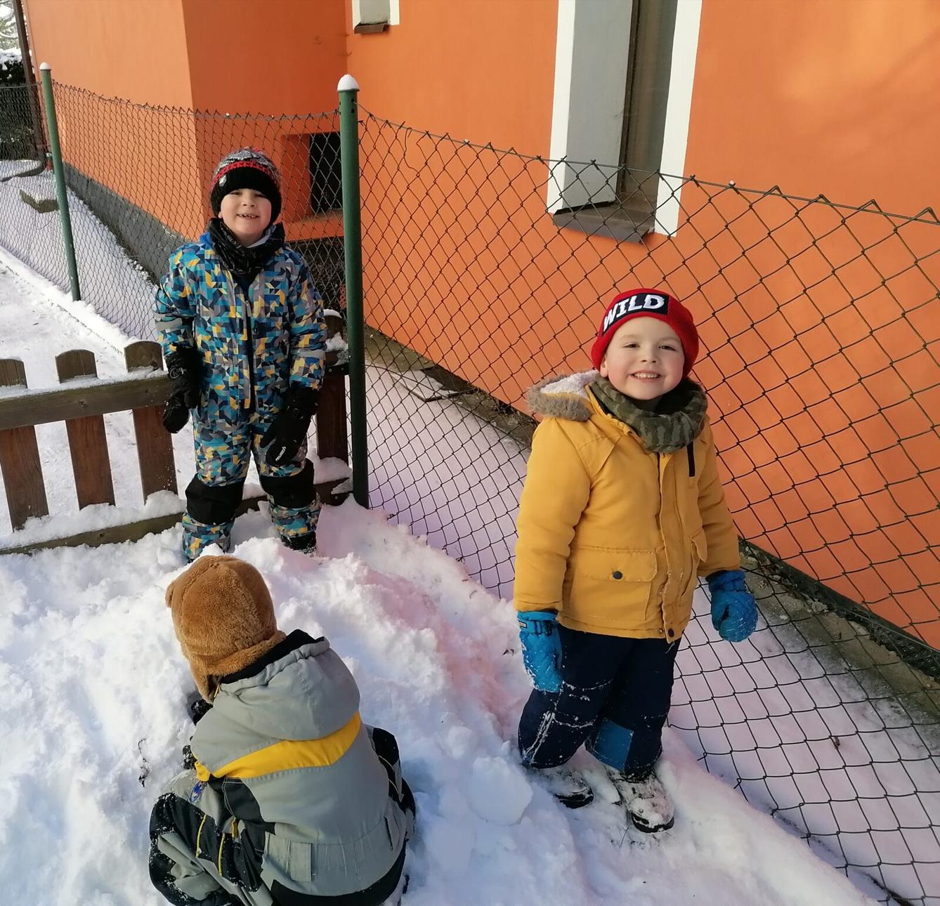 Dovádíme ve sněhu!!!!! :-) - 7