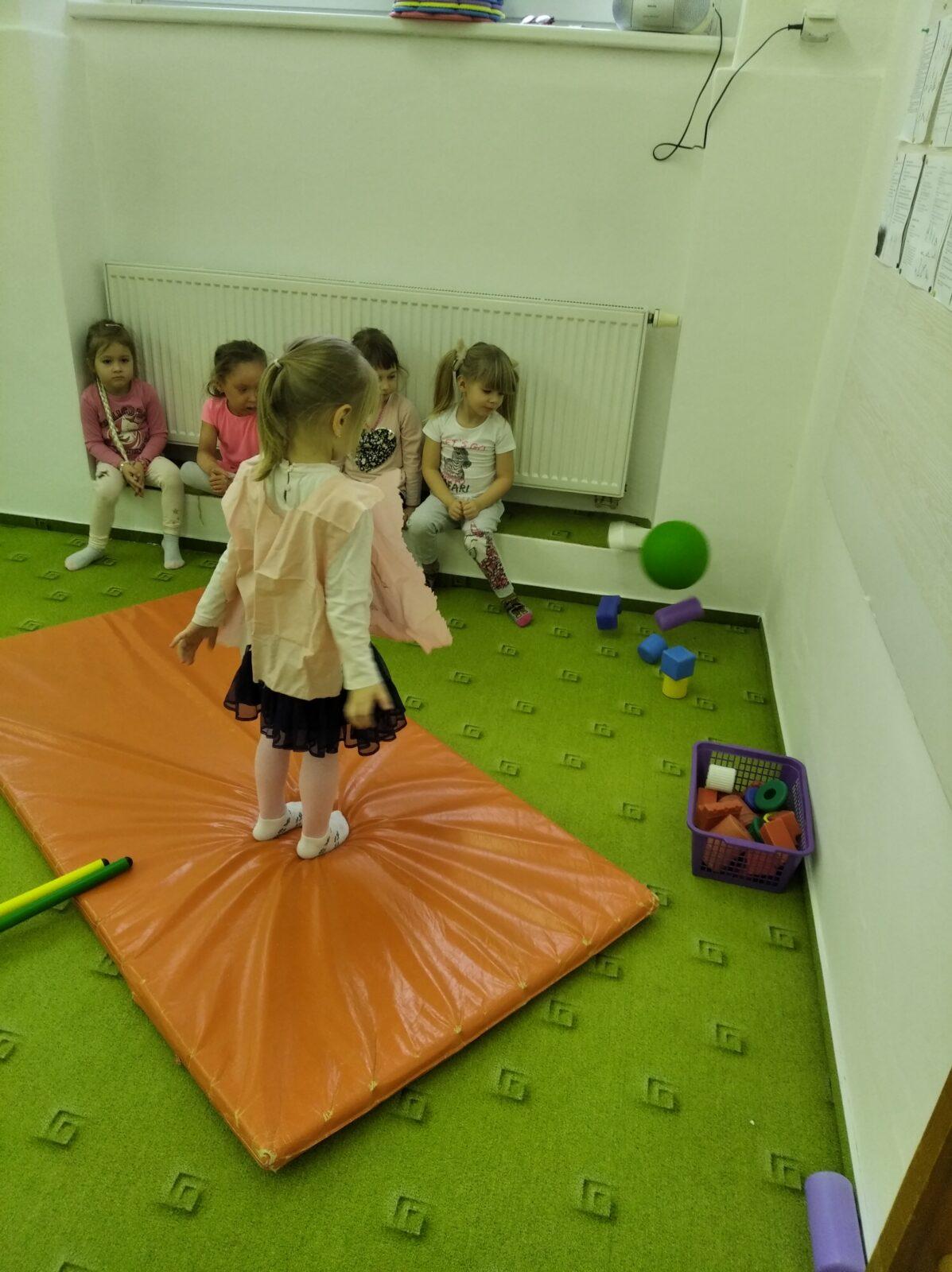 broučci a sovičky: zimní radovánky-olympiáda (1) - 77