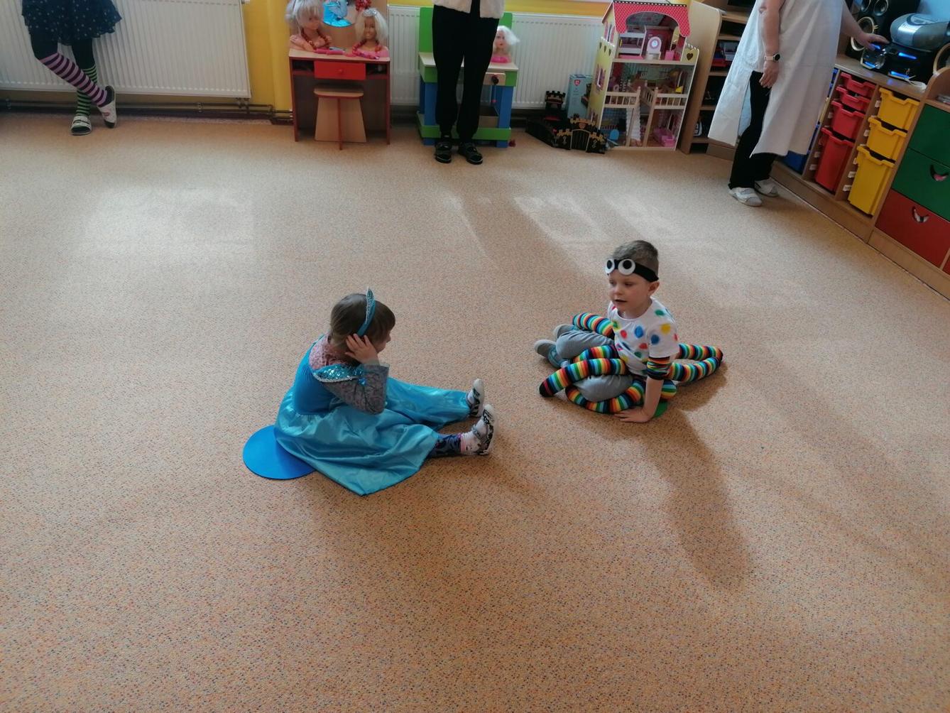 Přípravy na karneval a karnevalové dopoledne:-) - 89