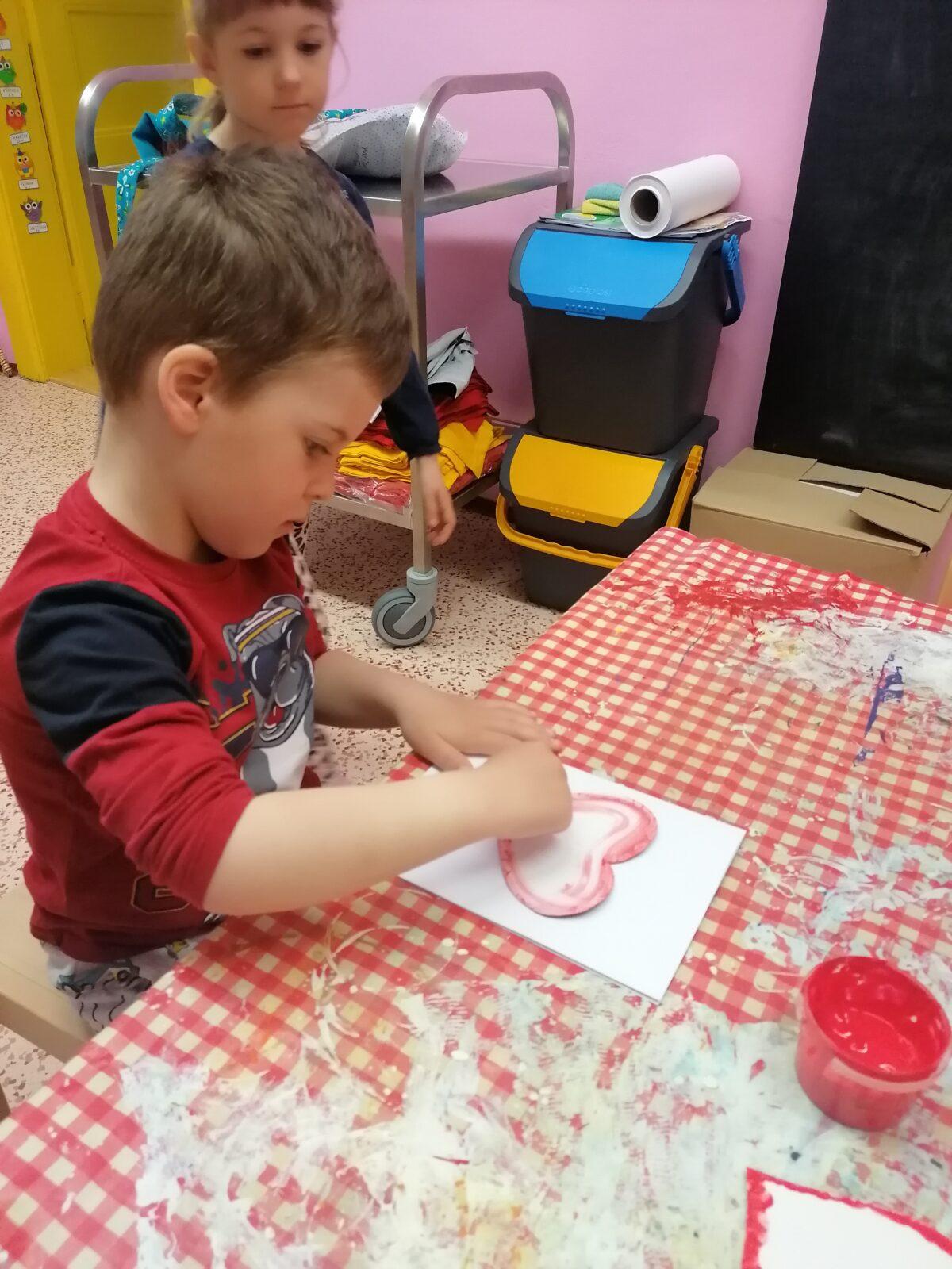 výroba přáníček pro maminky :-) - 3