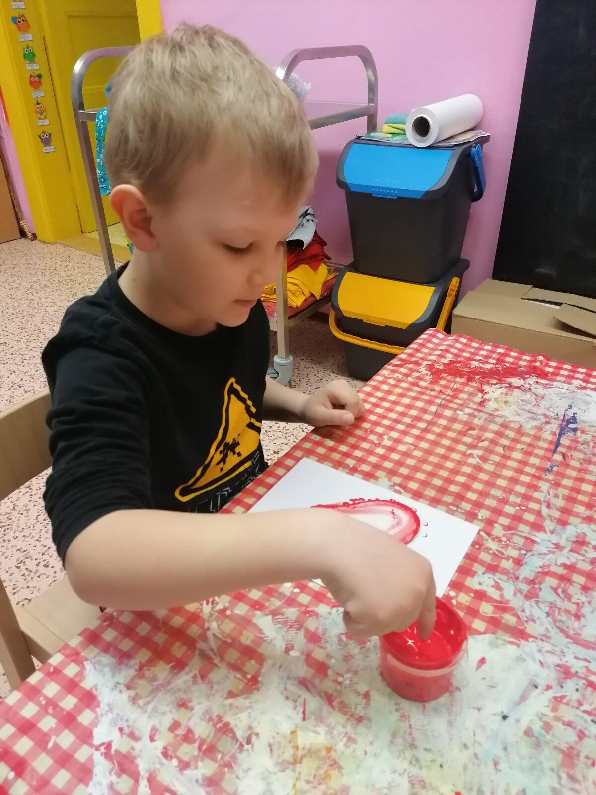 výroba přáníček pro maminky :-) - 5