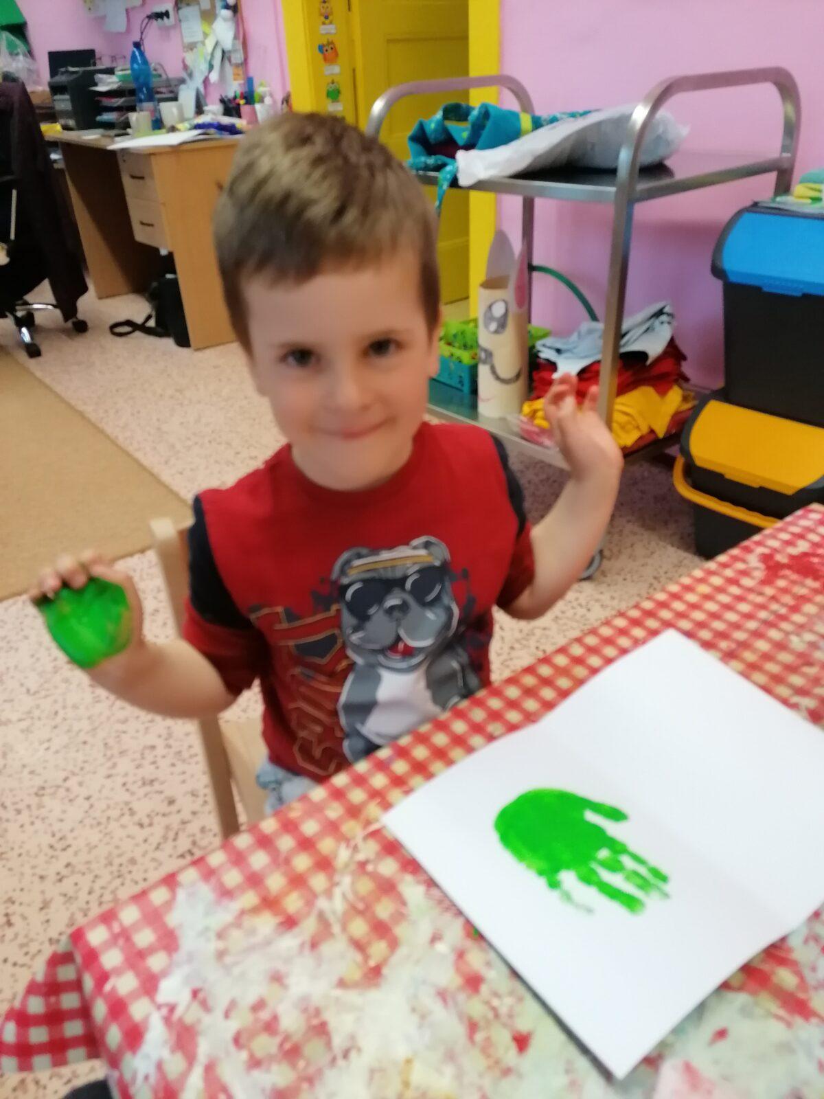 výroba přáníček pro maminky :-) - 26