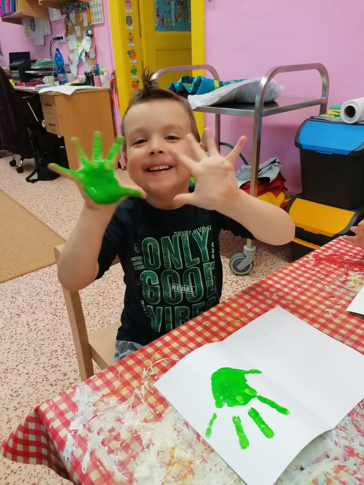 výroba přáníček pro maminky :-) - 33