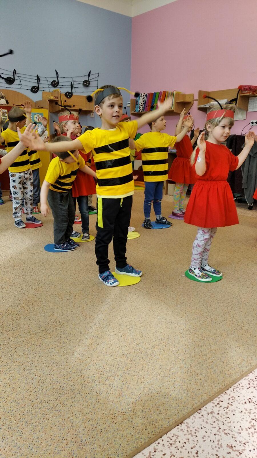 broučci:přípravy na den matek - 22