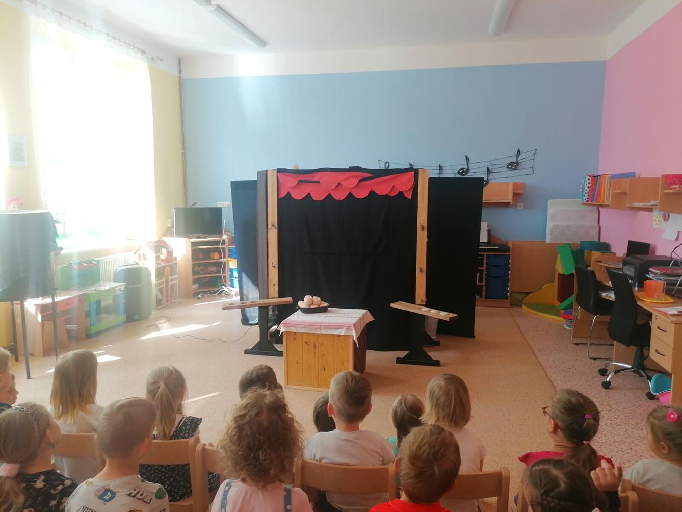 divadélko: "Jak Honza ke štěstí přišel" :-) - 2