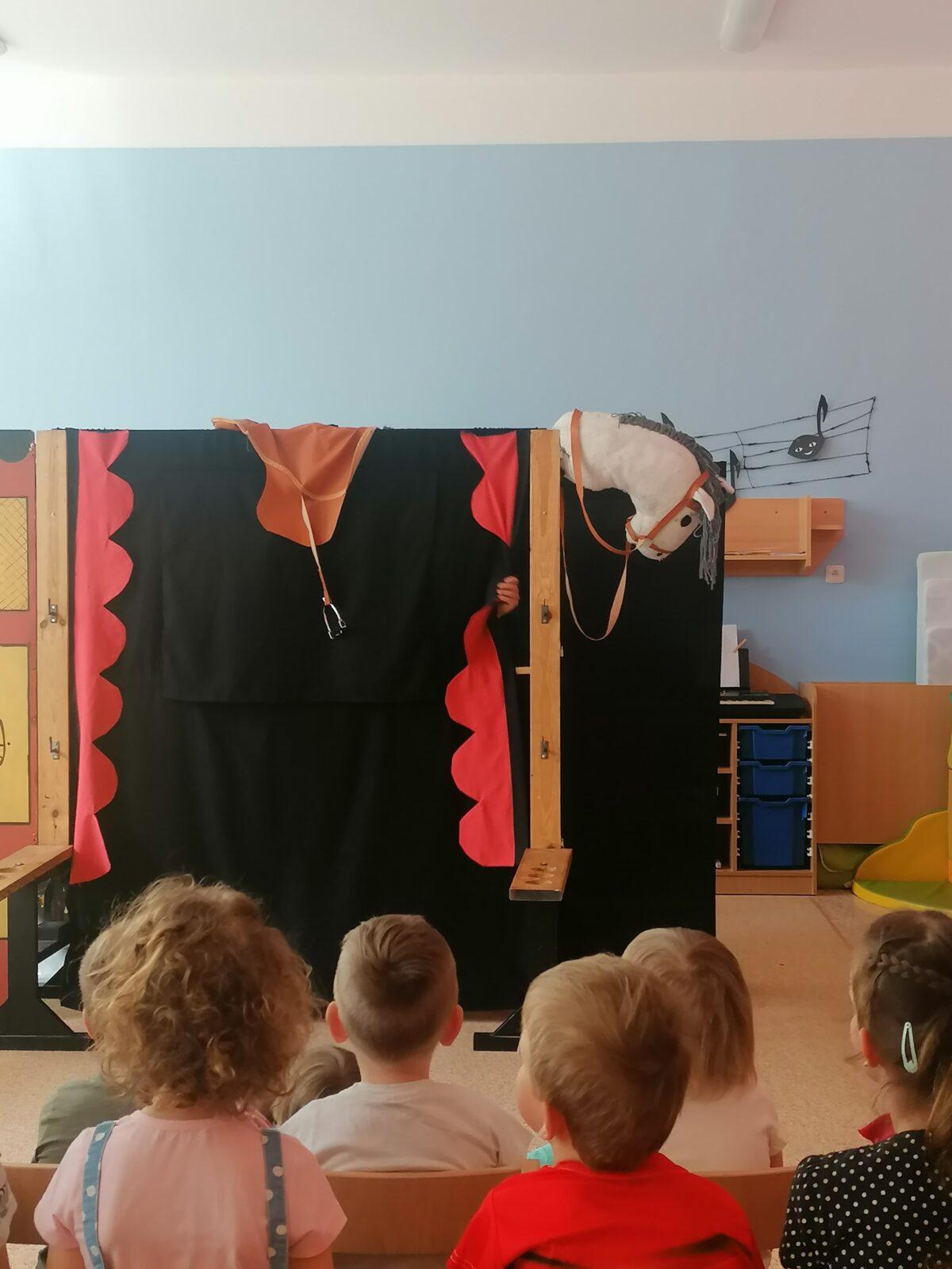 divadélko: "Jak Honza ke štěstí přišel" :-) - 11