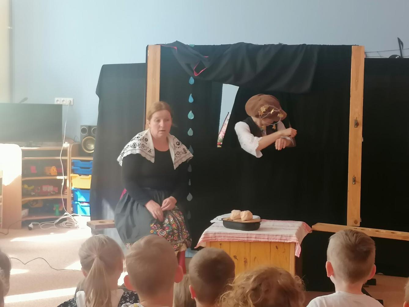 divadélko: "Jak Honza ke štěstí přišel" :-) - 21