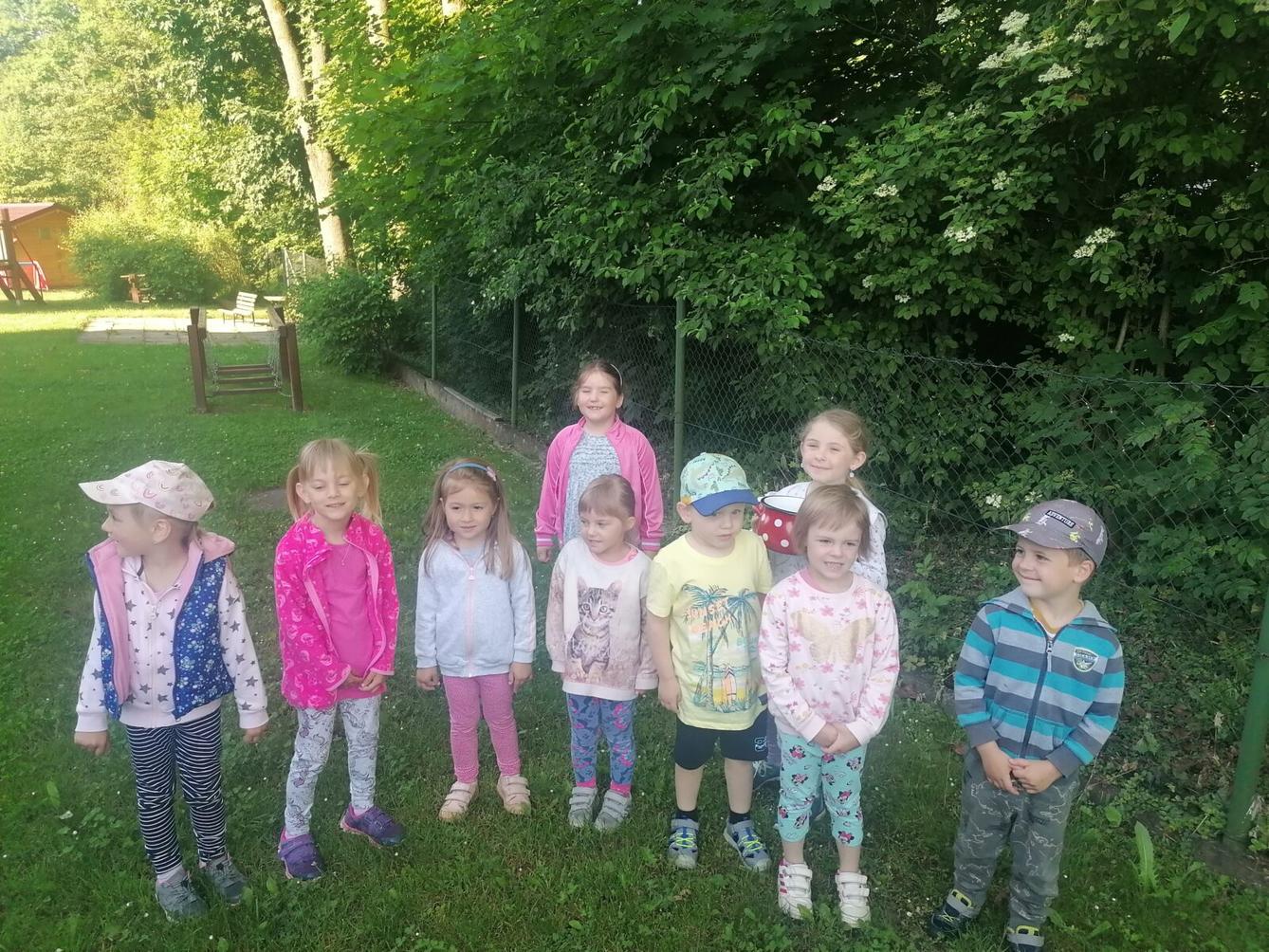 Tvořeníčko, tvoření: "Čím budu až vyrostu?" - vyrábíme bezovou šťávu :-) - 1