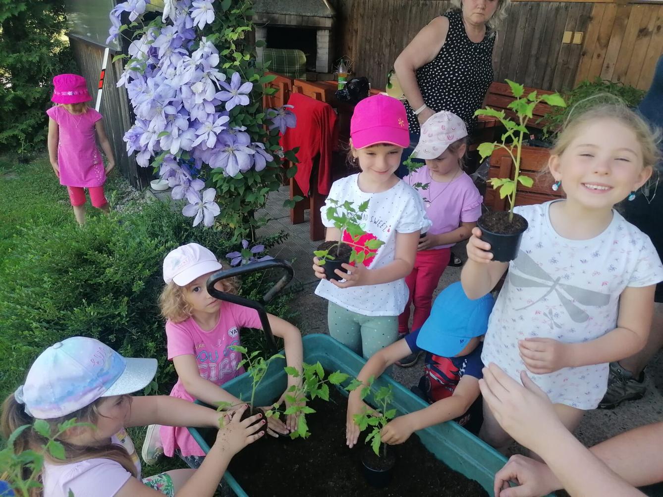 Tvořeníčko, tvoření: "Čím budu až vyrostu?"; zahradníci :-) - 14