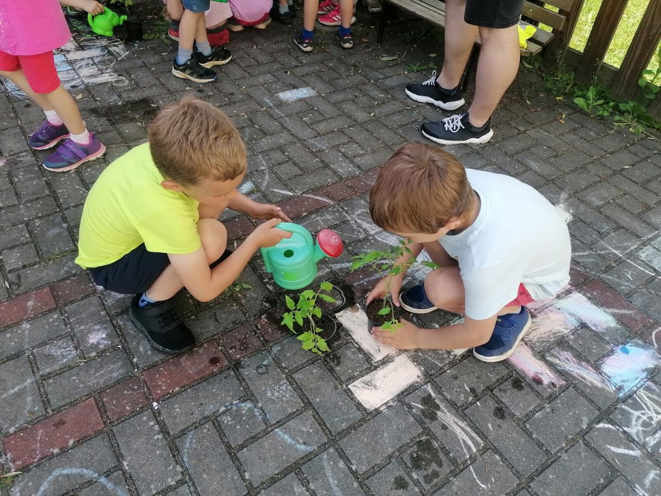 Tvořeníčko, tvoření: "Čím budu až vyrostu?"; zahradníci :-) - 30
