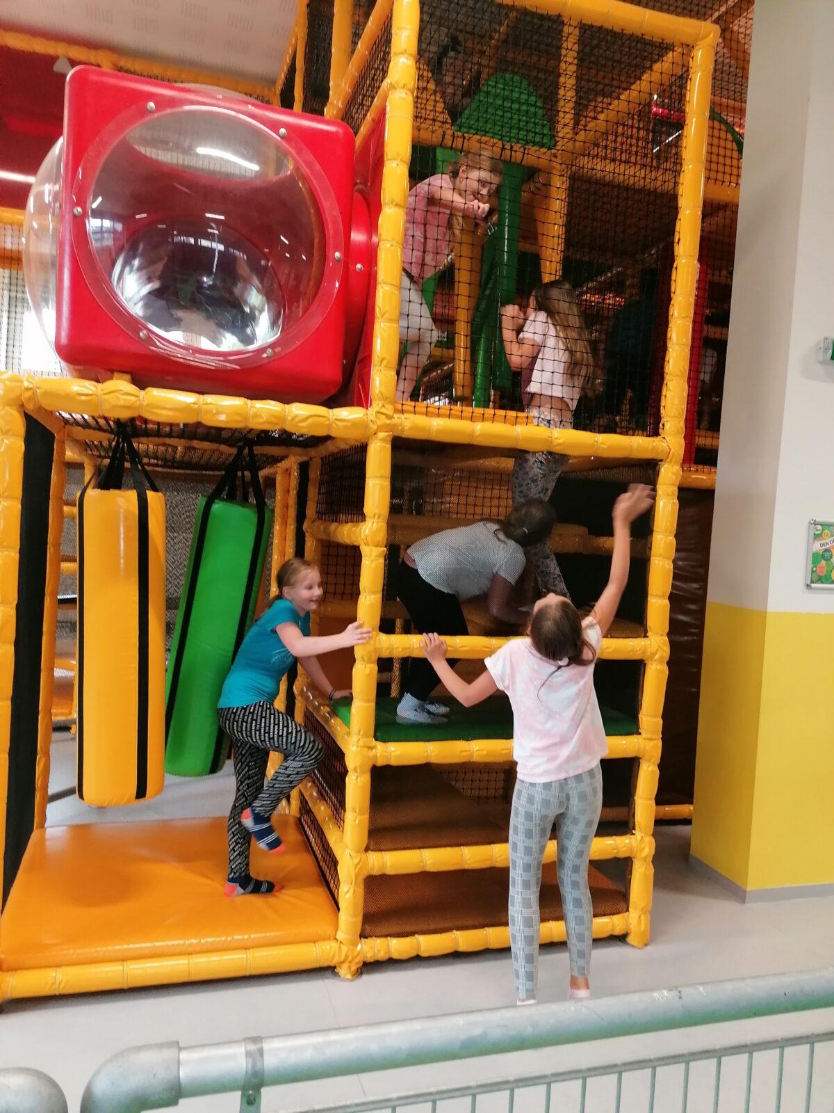 Třeťáci - školní výlet do SkiPi parku - 21