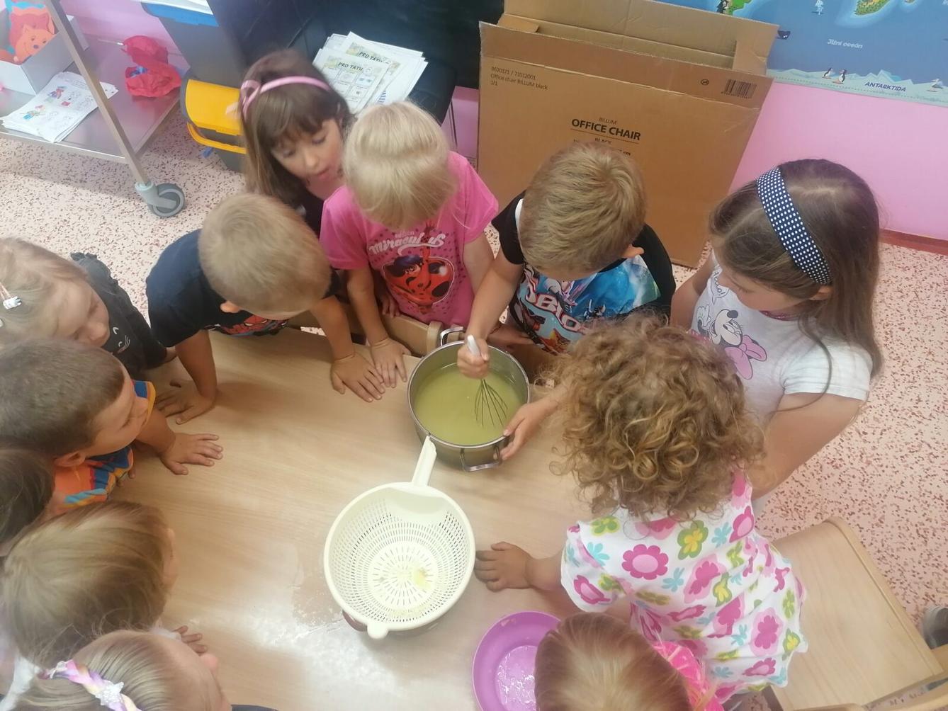 Tvořeníčko, tvoření: "Čím budu až vyrostu?" - vyrábíme bezovou šťávu :-) - 54