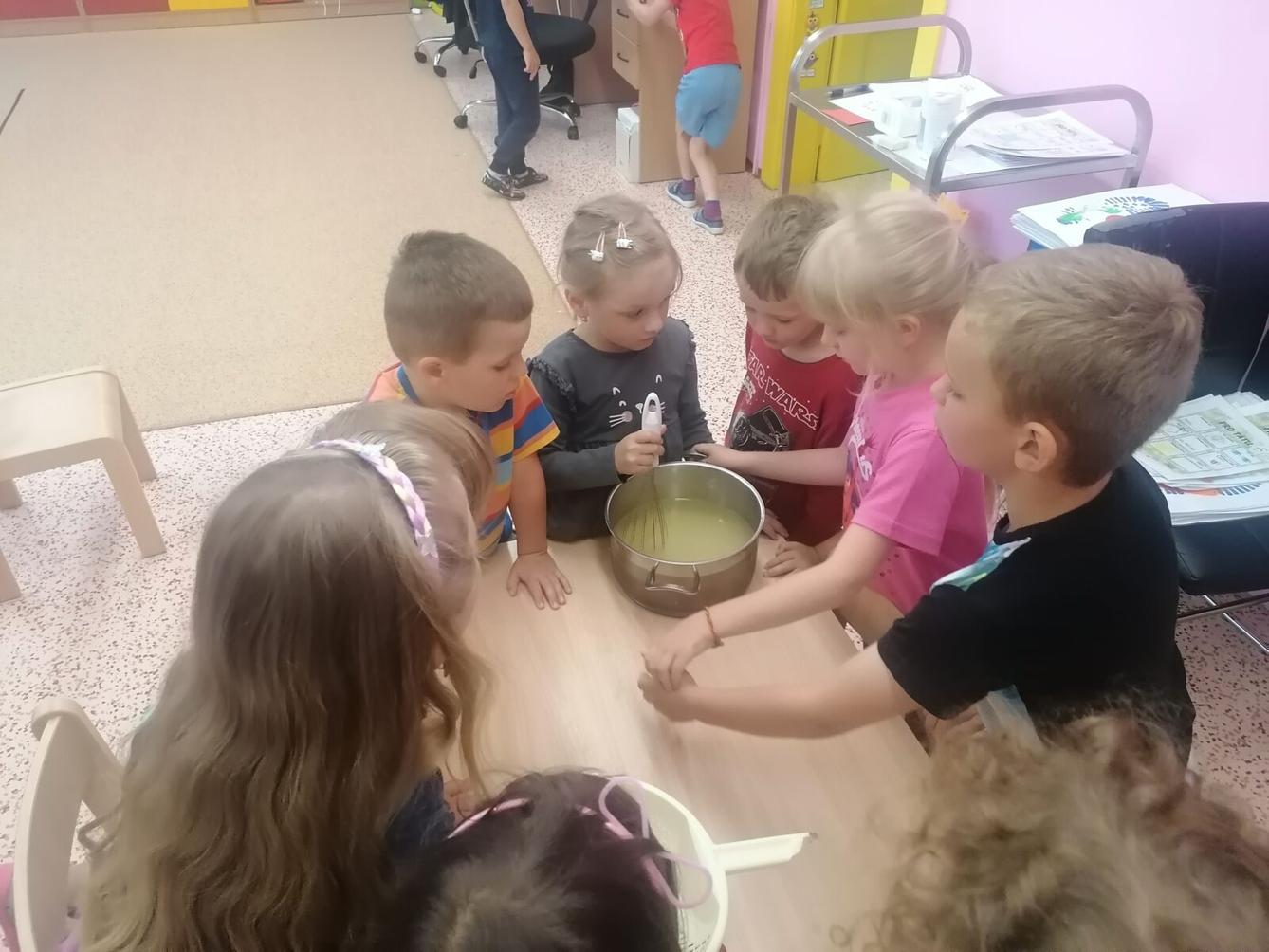 Tvořeníčko, tvoření: "Čím budu až vyrostu?" - vyrábíme bezovou šťávu :-) - 56