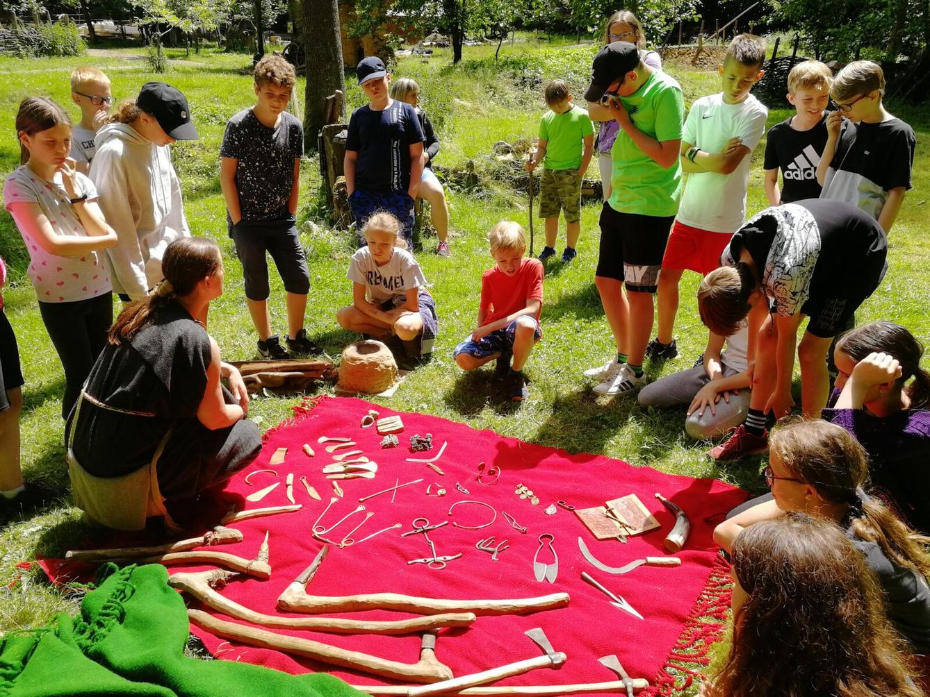Dějepisná exkurze do pravěku - 6. A - 17