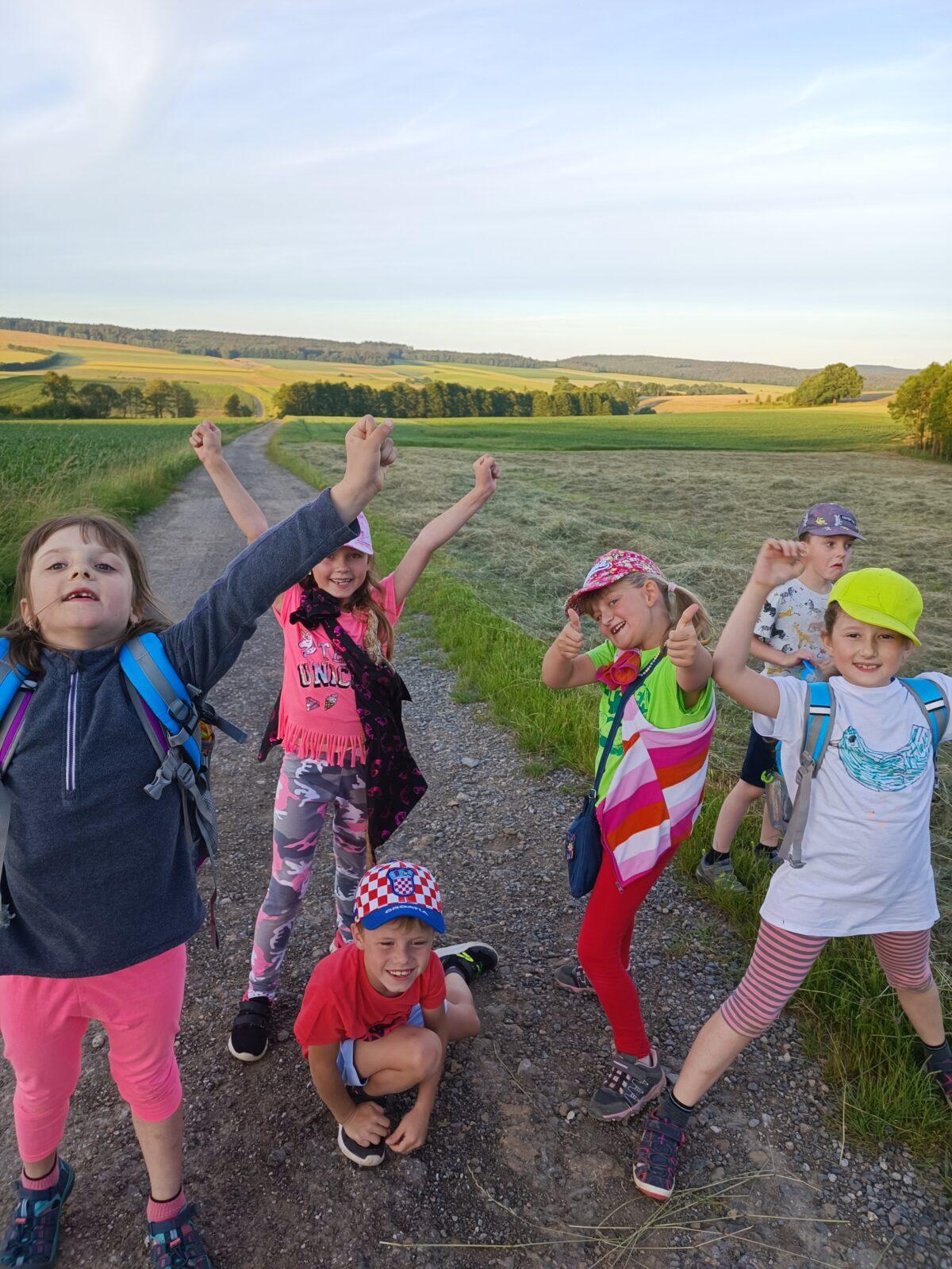 TLAPKY - spaní ve škole - 43