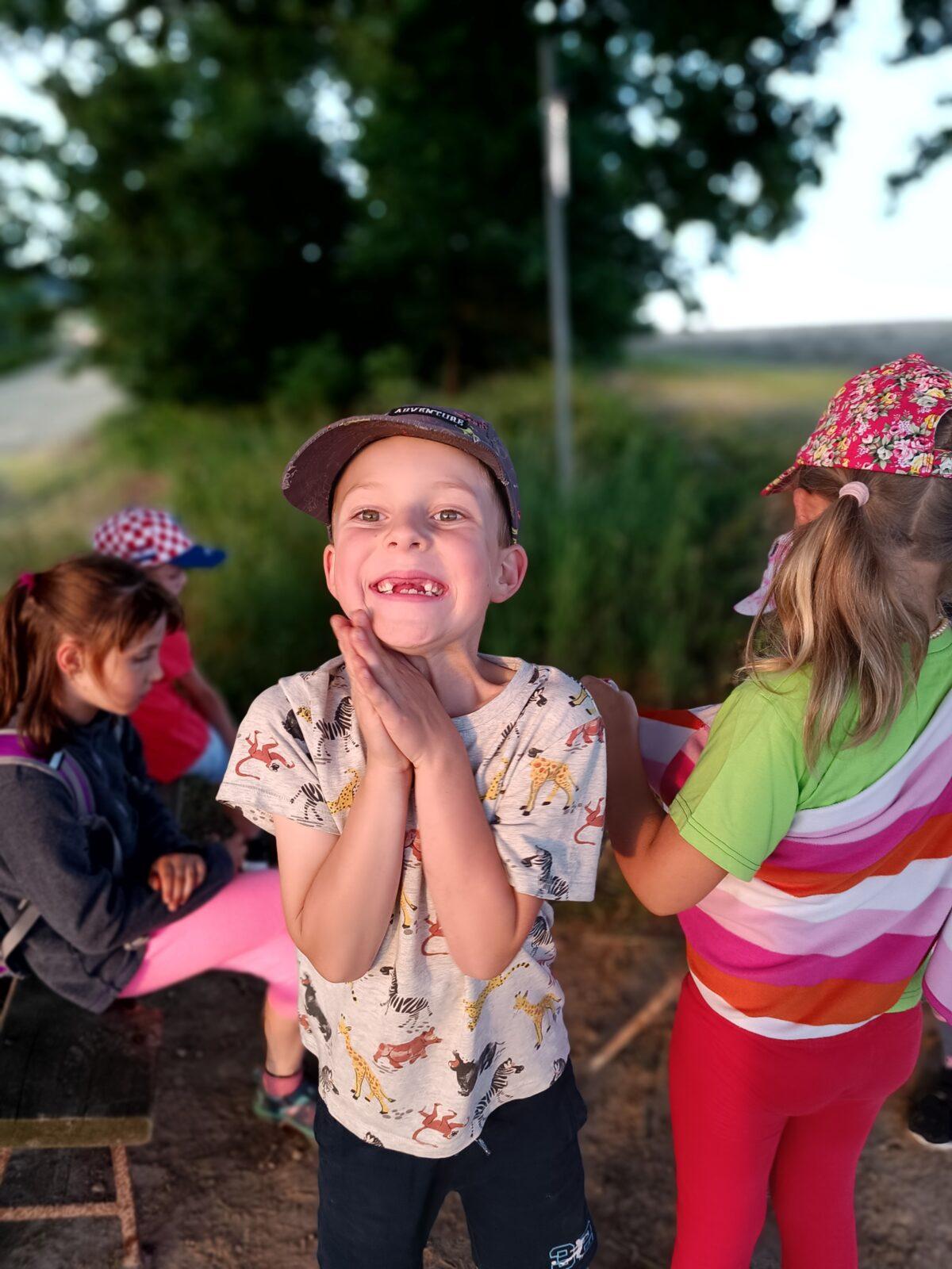 TLAPKY - spaní ve škole - 47