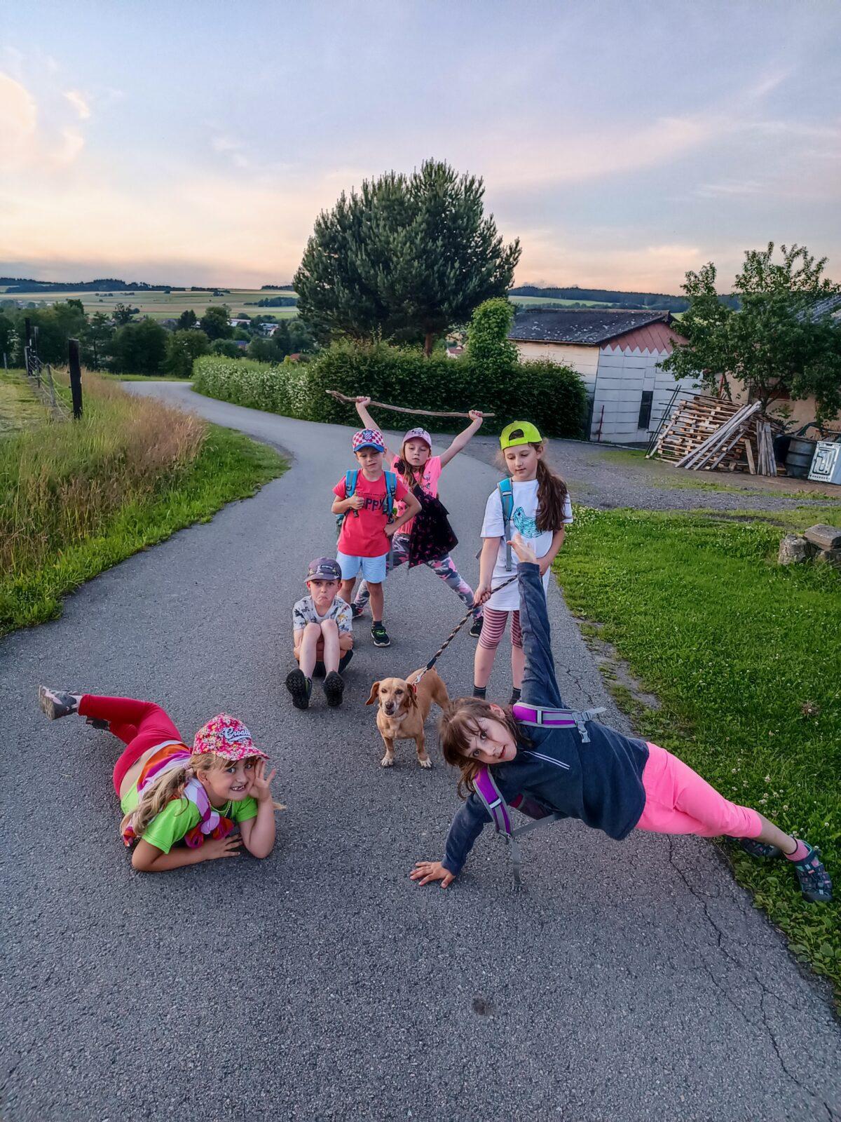 TLAPKY - spaní ve škole - 57