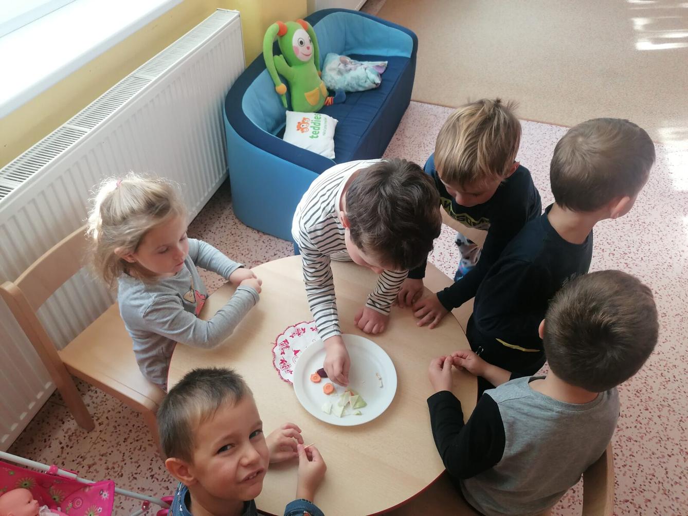 Ochutnávka ovoce a zeleniny :-) - 30