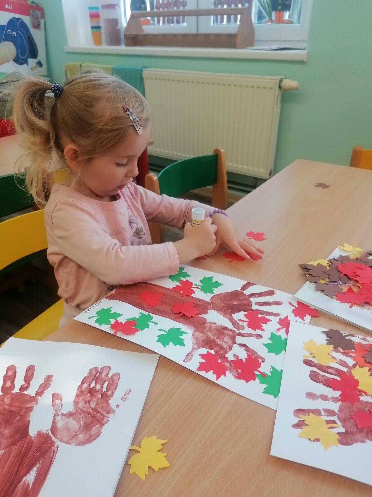 Tvořeníčko, tvoření: "Listí žloutne, poletuje" - Broučci - 35