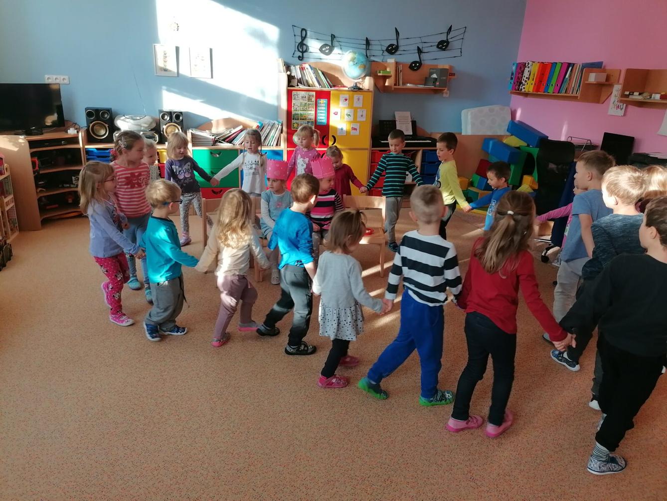 Slavíme!! Sárinka a Julinka měly narozeniny :-) - 2