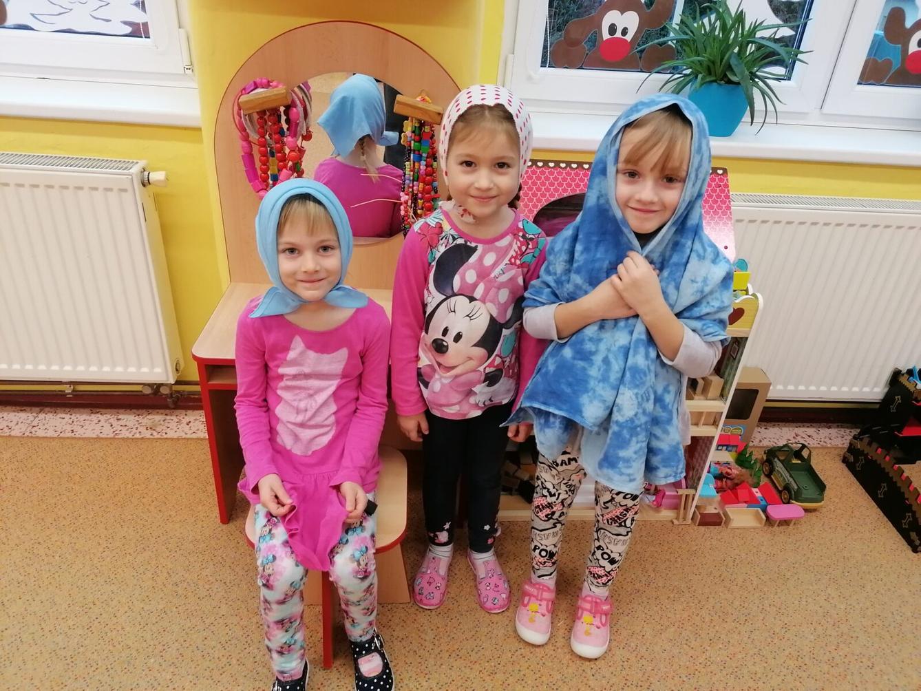 Sovičky hrají pohádku: "O DVANÁCTI MĚSÍČKÁCH" :-) - 12