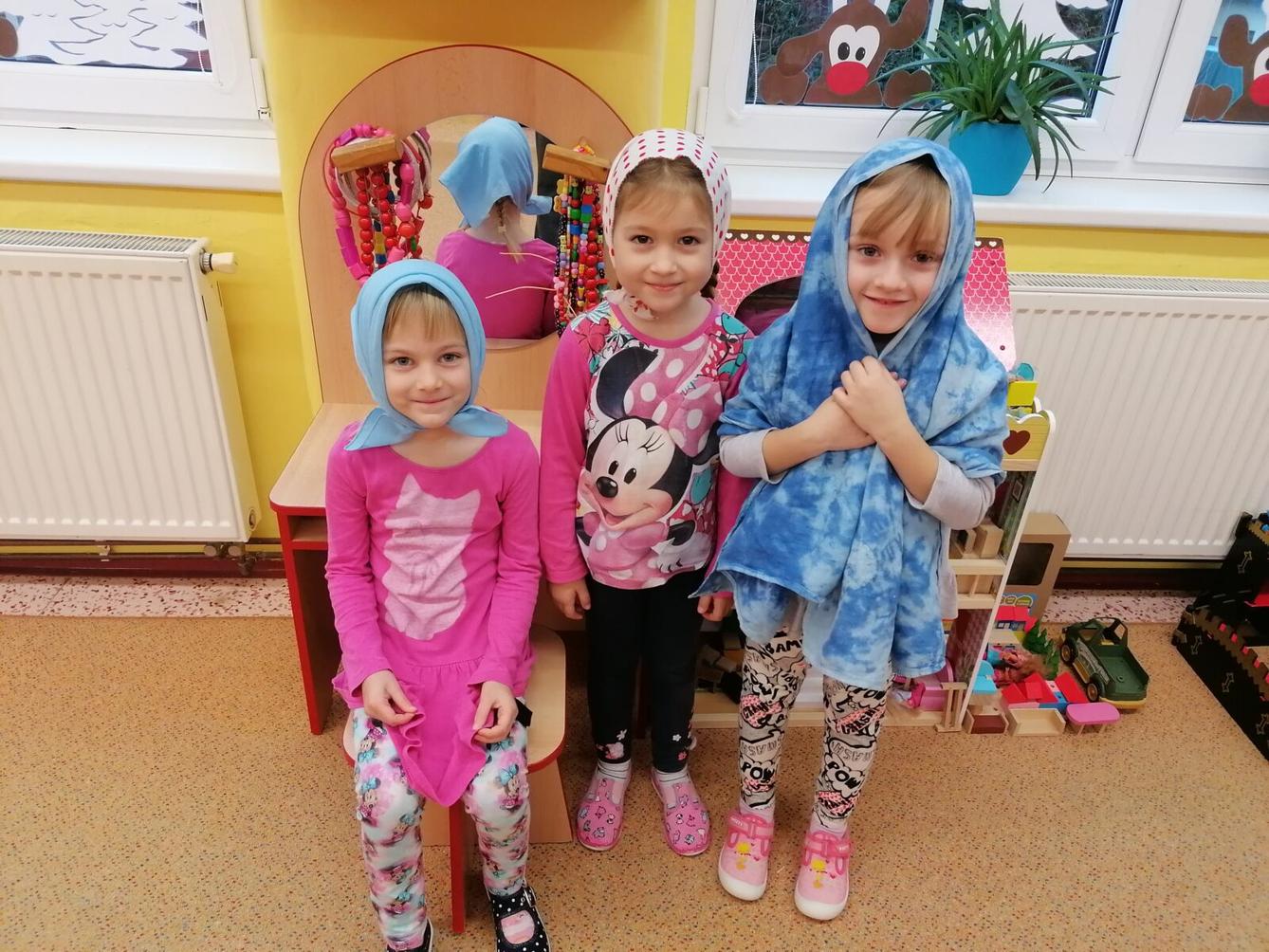 Sovičky hrají pohádku: "O DVANÁCTI MĚSÍČKÁCH" :-) - 13