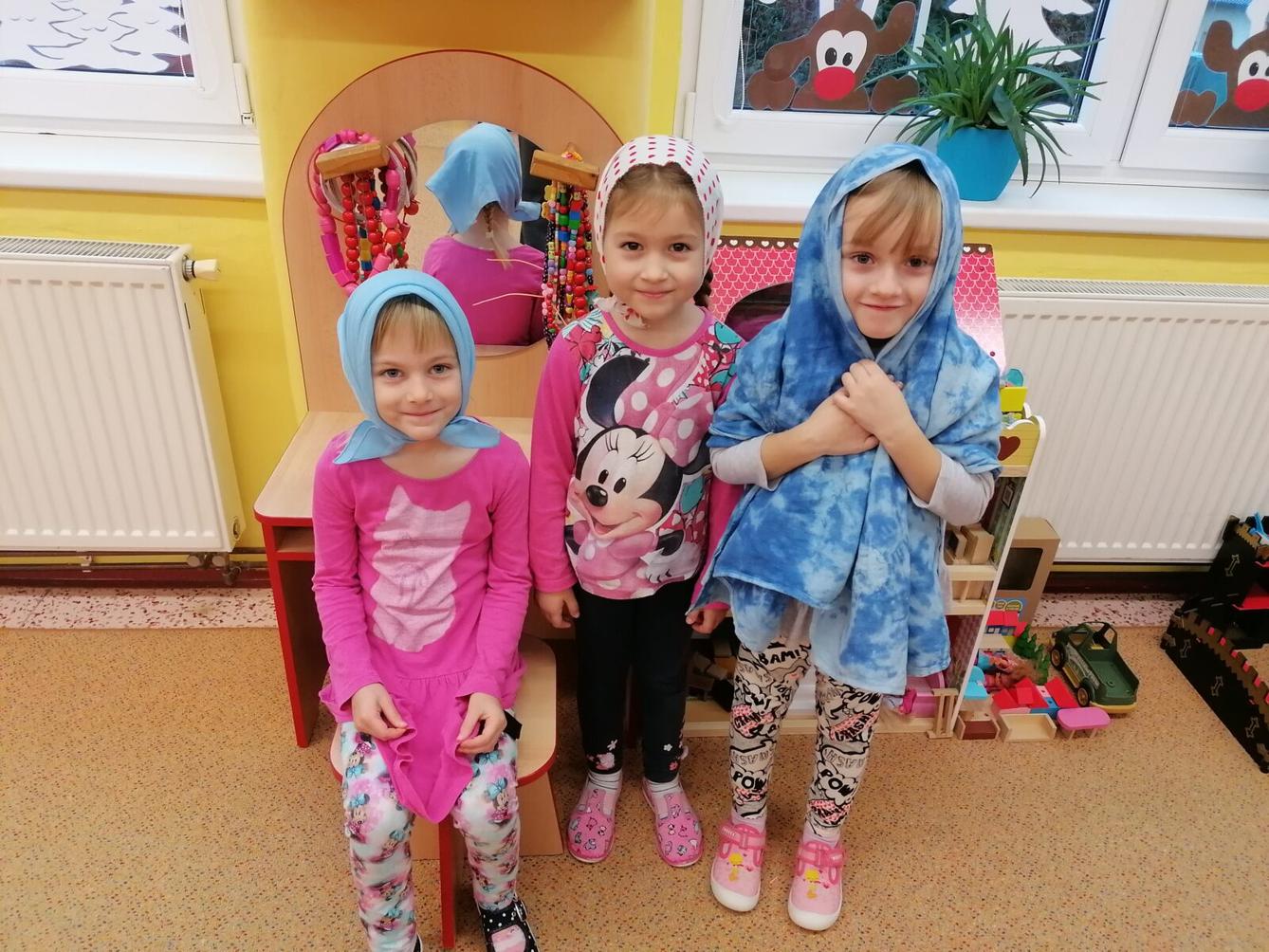 Sovičky hrají pohádku: "O DVANÁCTI MĚSÍČKÁCH" :-) - 14