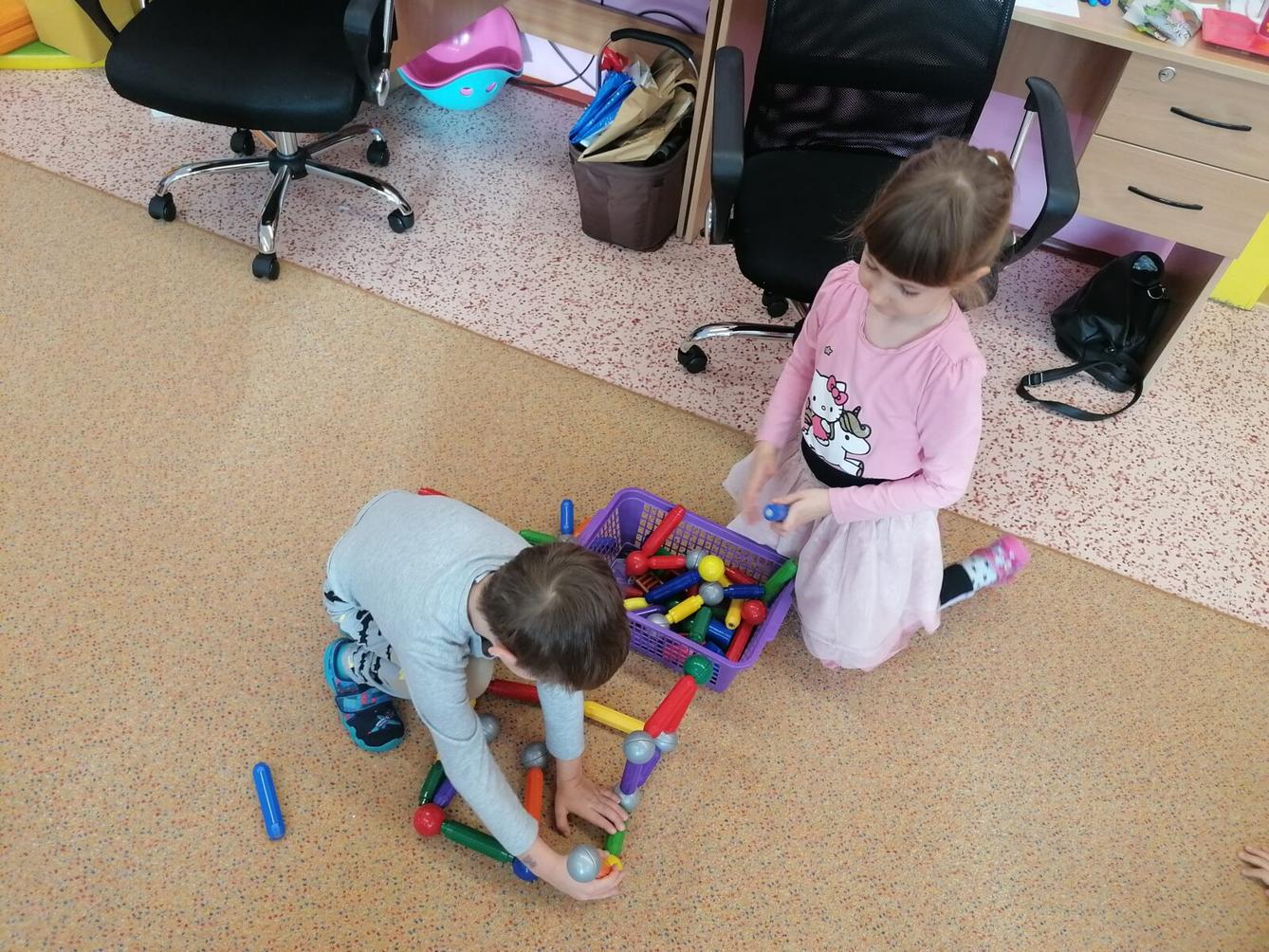 společná práce- "Zvířátka a ptáčci v zimě" :-) - 13