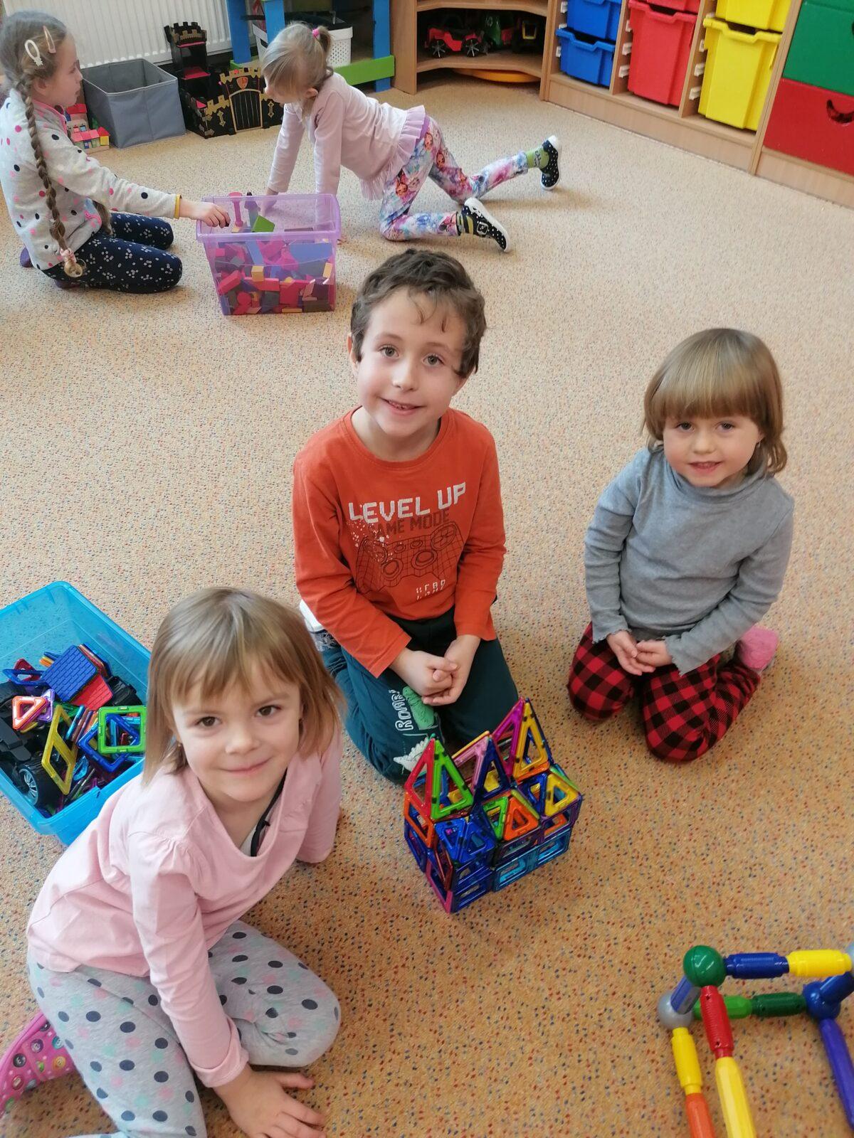 společná práce- "Zvířátka a ptáčci v zimě" :-) - 18