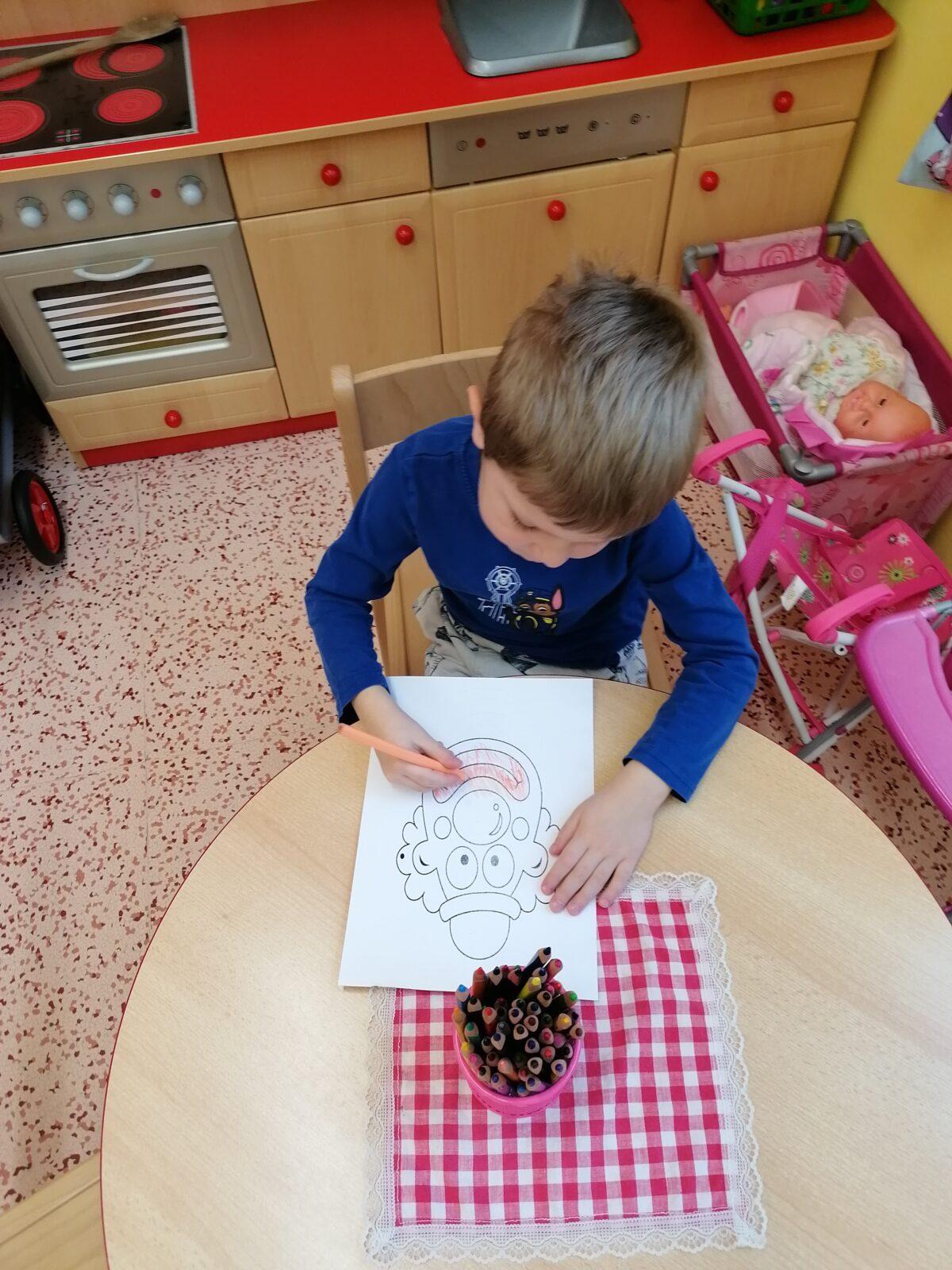 Přípravy na karneval :-) - 17