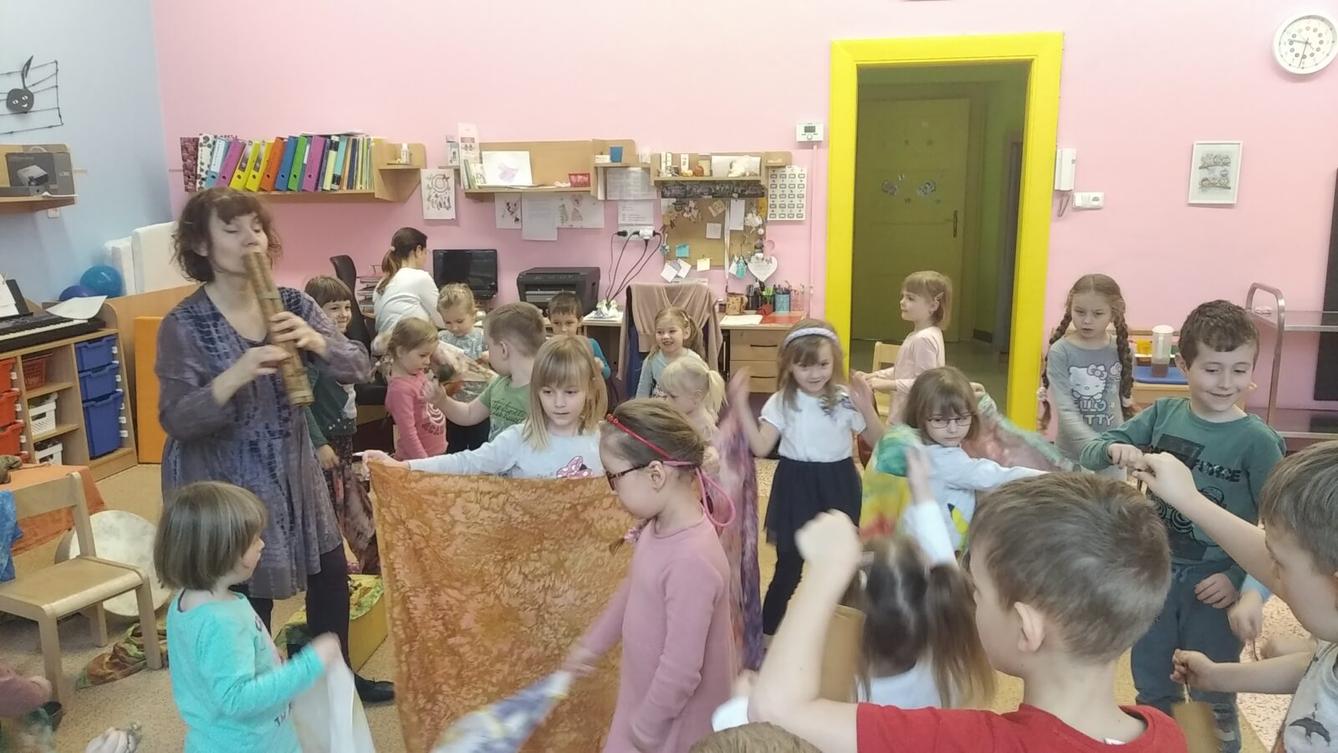 Muzikoterapie-„pohádka o Honzíkovi a Aničce“ - 24