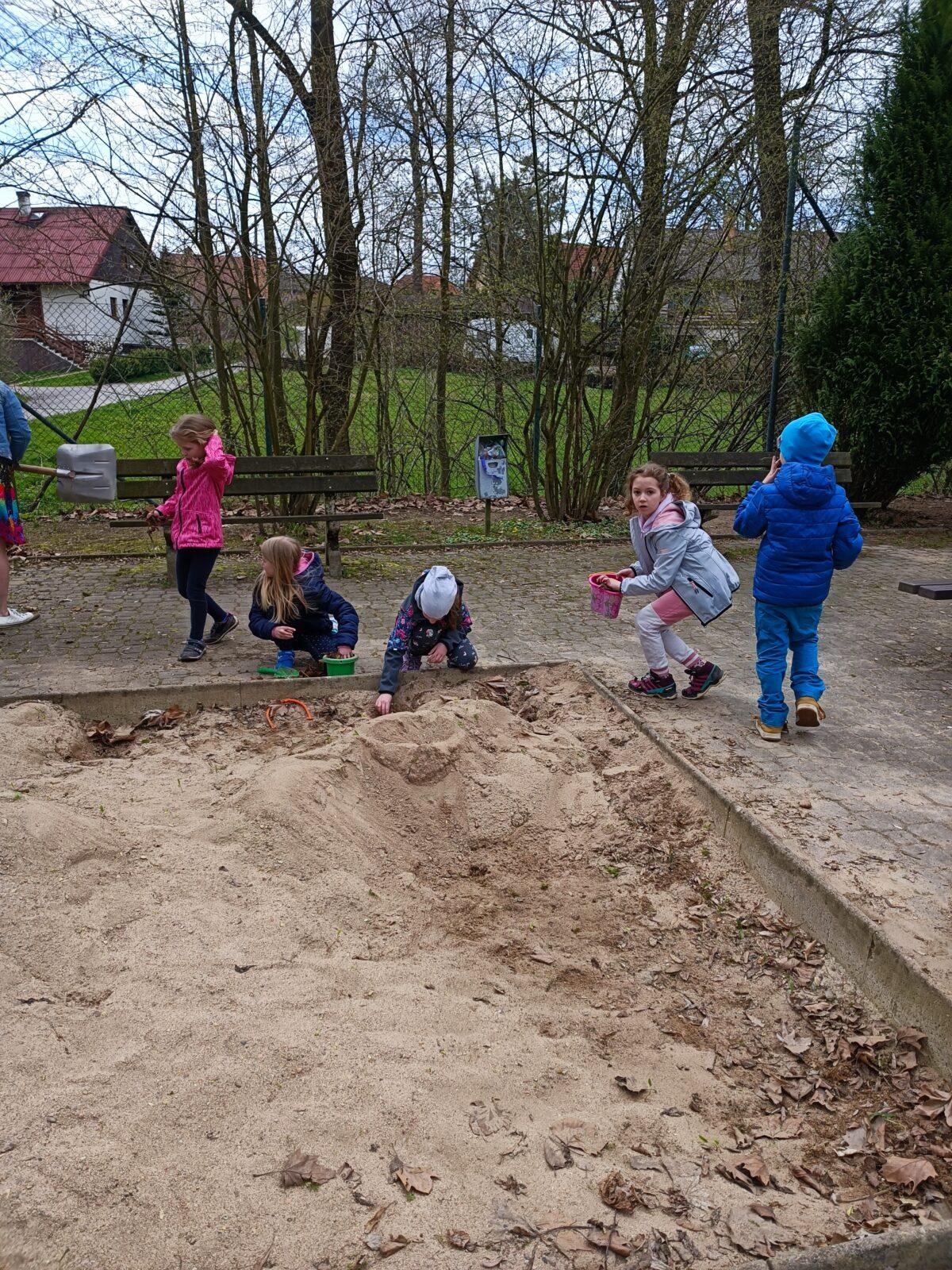 II. oddělení školní družina - duben,březen - 40