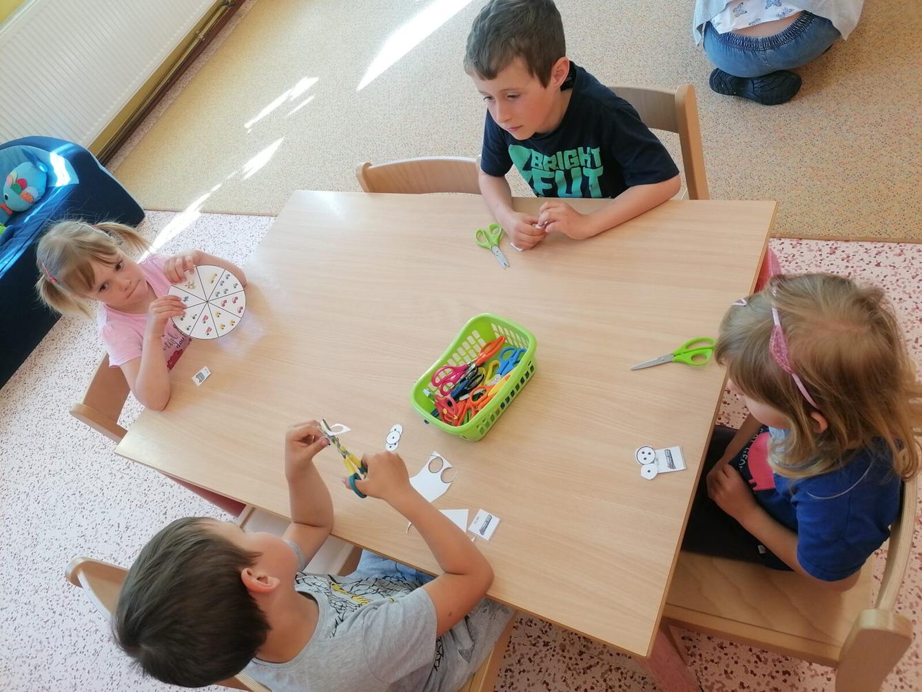 Broučci a Sovičky pracují společně :-) - 3