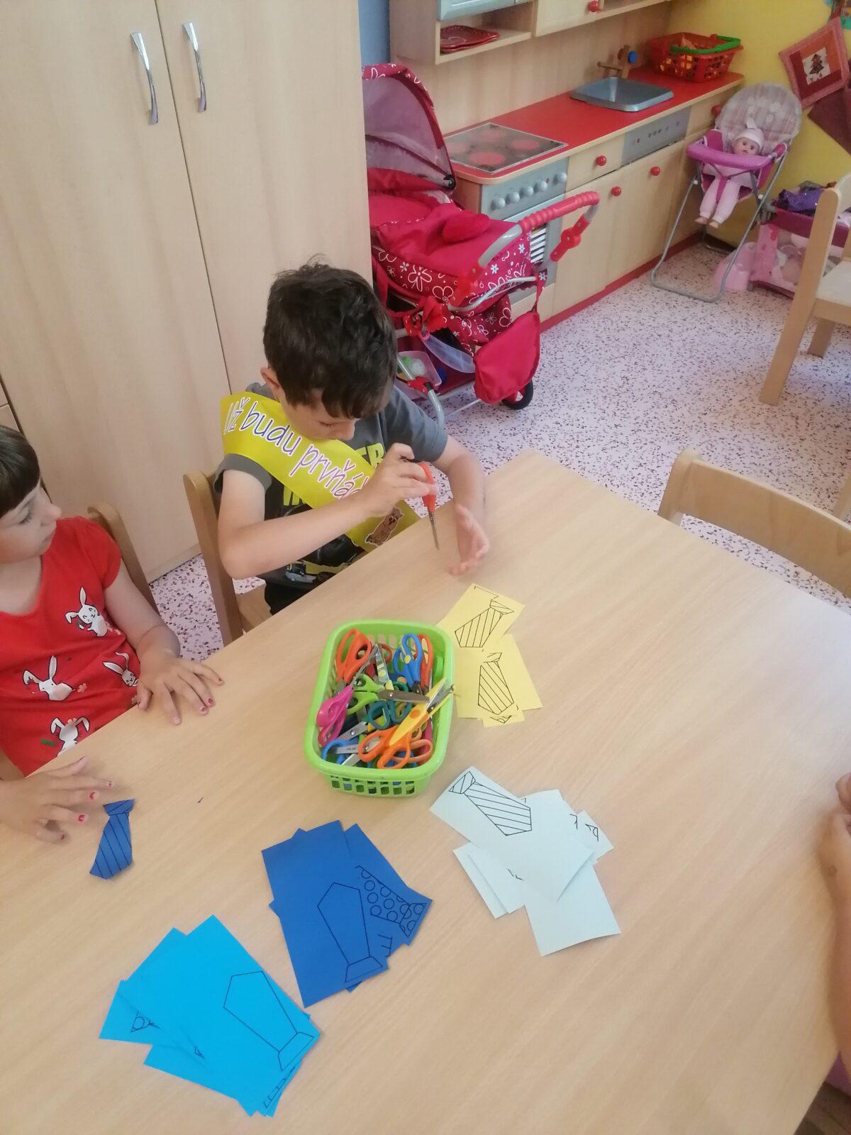 Vyrábíme dárečky pro tatínky :-) - 3